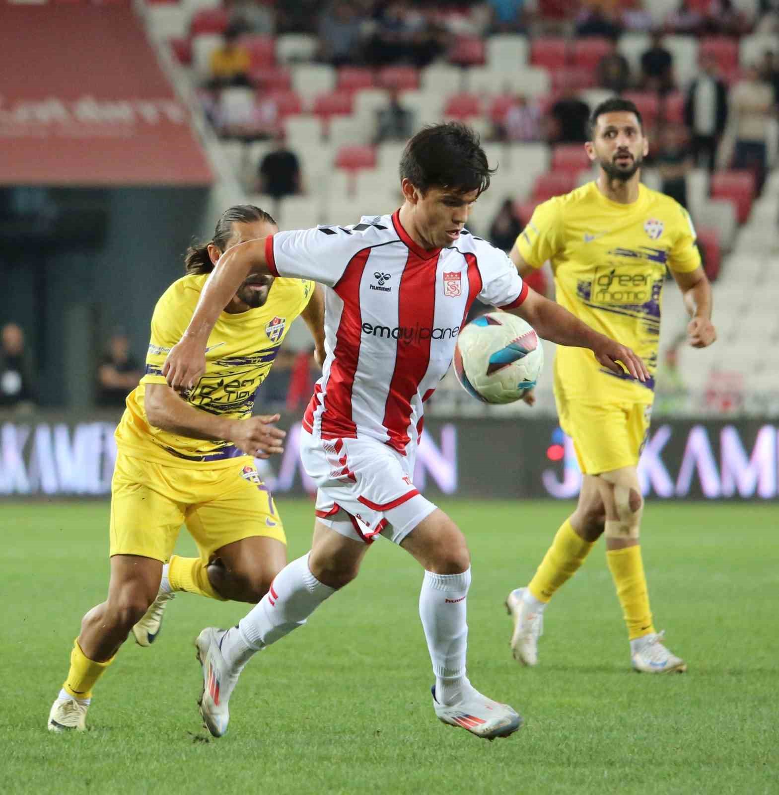 Trendyol Süper Lig: Sivasspor: 0 - Eyüpspor: 1 (Maç sonucu)
