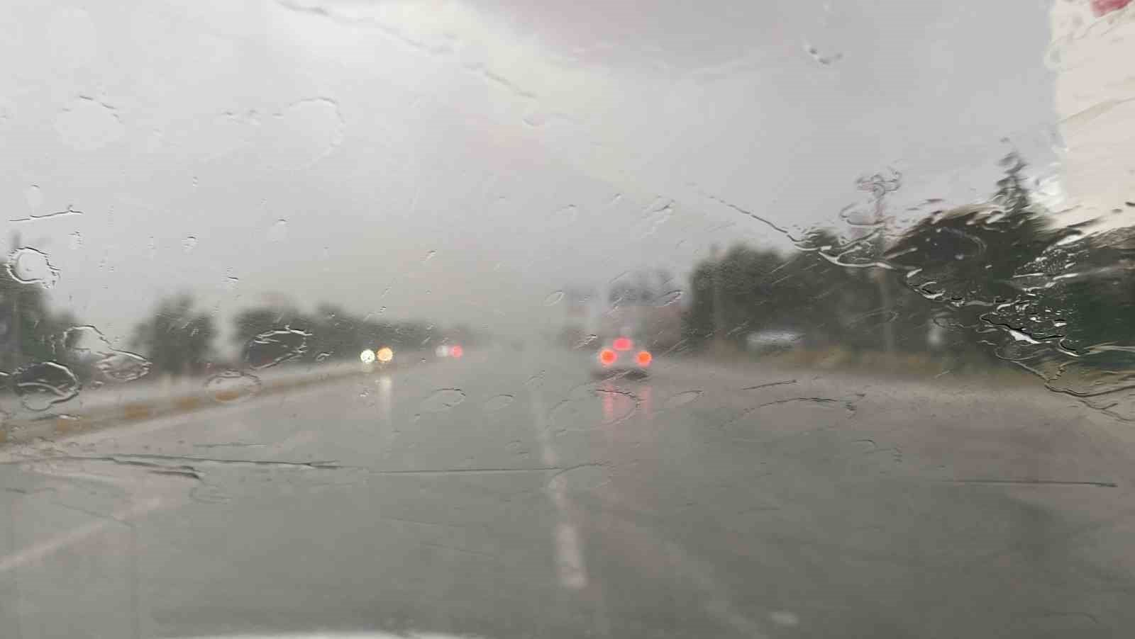 Konya&rsquo;da şiddetli yağmur sele neden oldu
