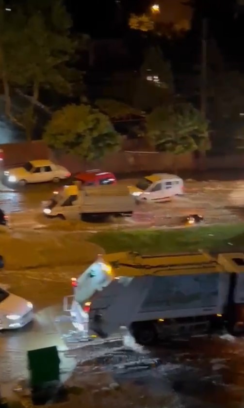 Motosiklet sele kapıldı, o anlar kamerada
