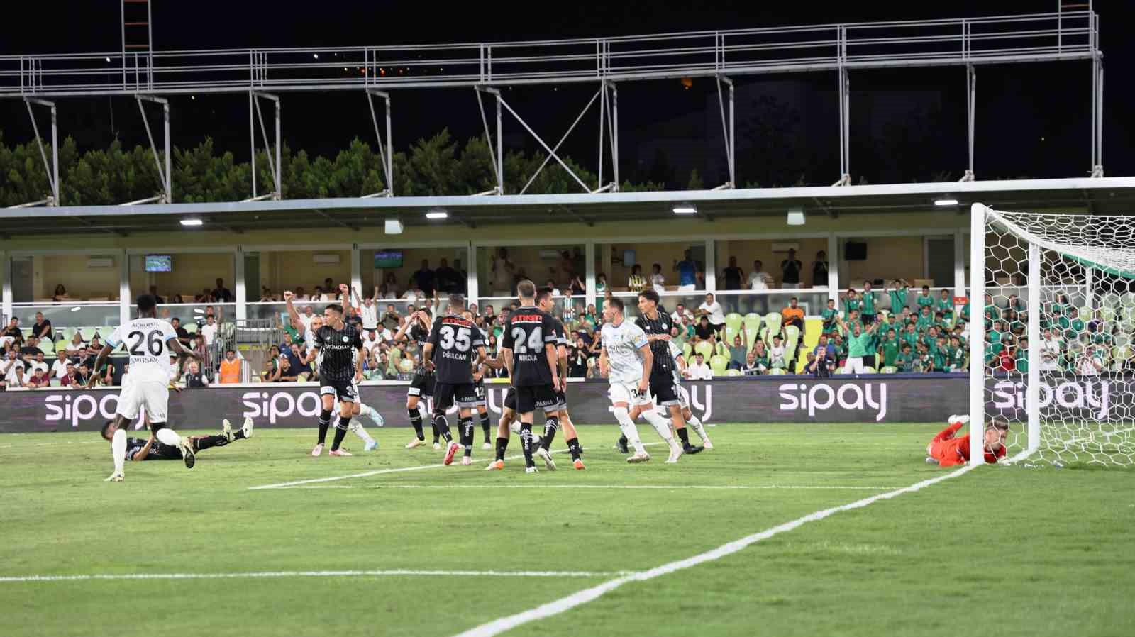 Trendyol Süper Lig: Bodrum FK: 2 - Konyaspor: 1 (İlk yarı)
