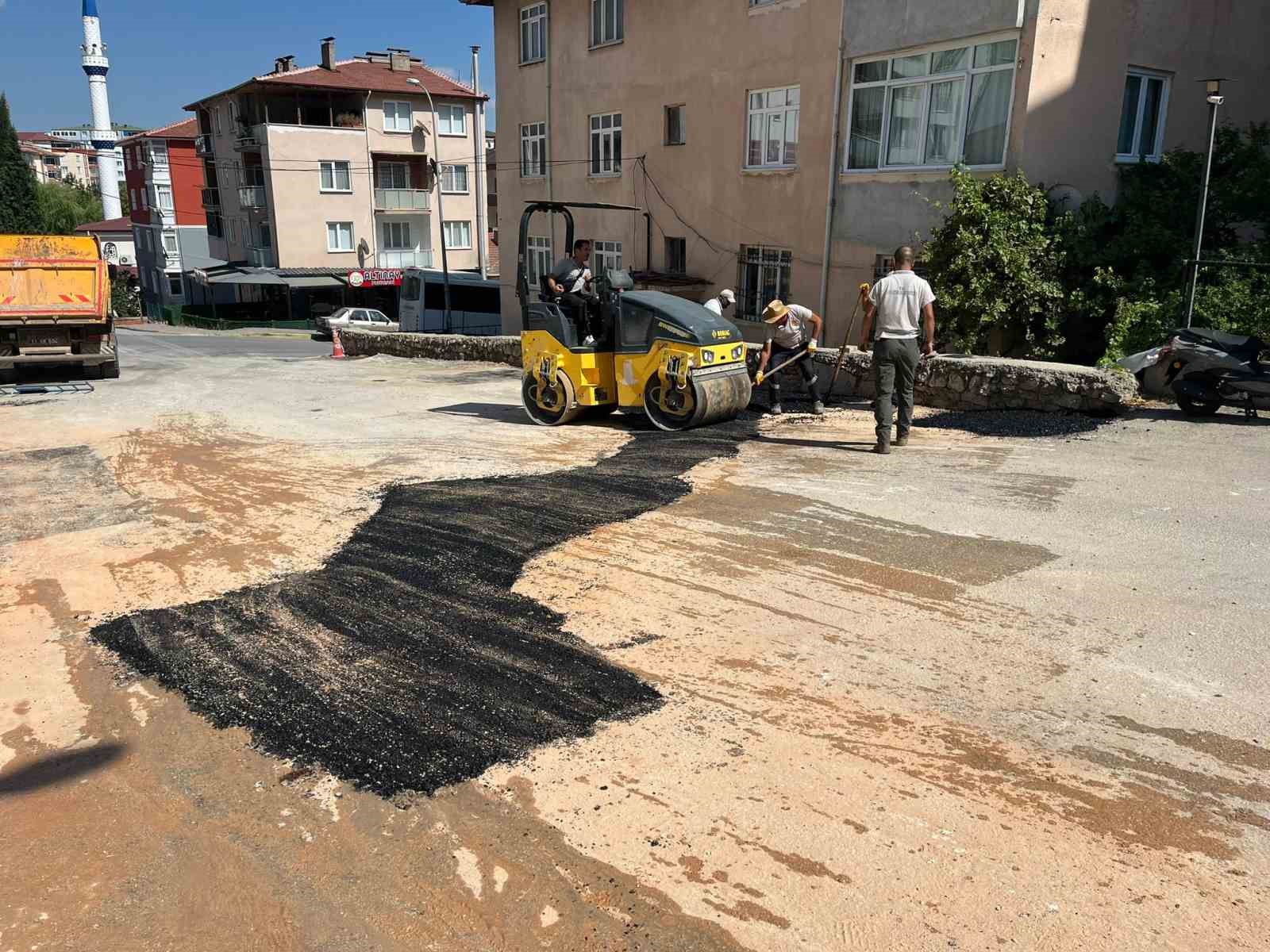 Bilecik&rsquo;te bir&ccedil;ok noktada asfalt &ccedil;alışması yapıldı
