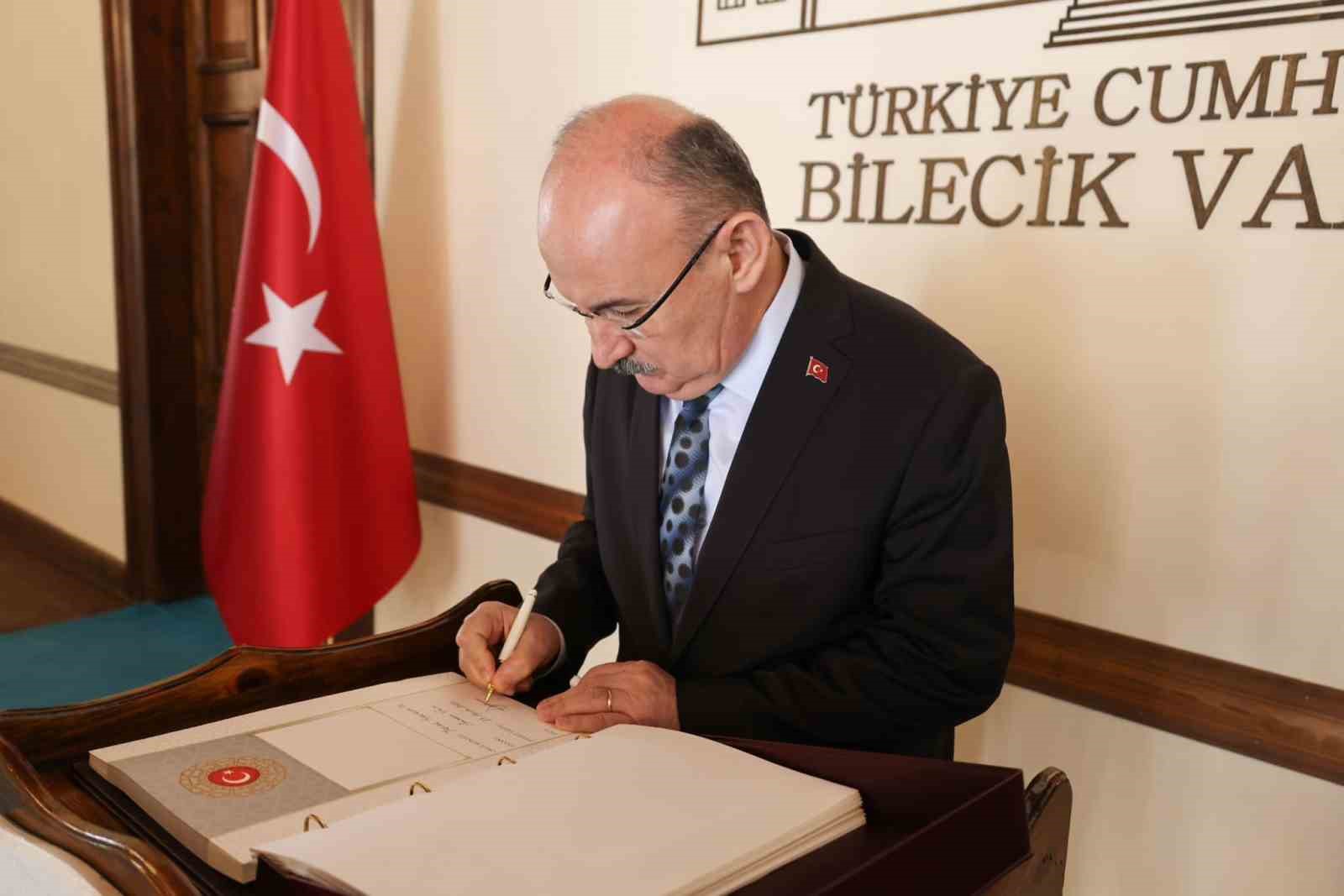 Bilecik Valisi Şefik Ayg&ouml;l ve Sakarya Valisi Yaşar Karadeniz bir araya geldi
