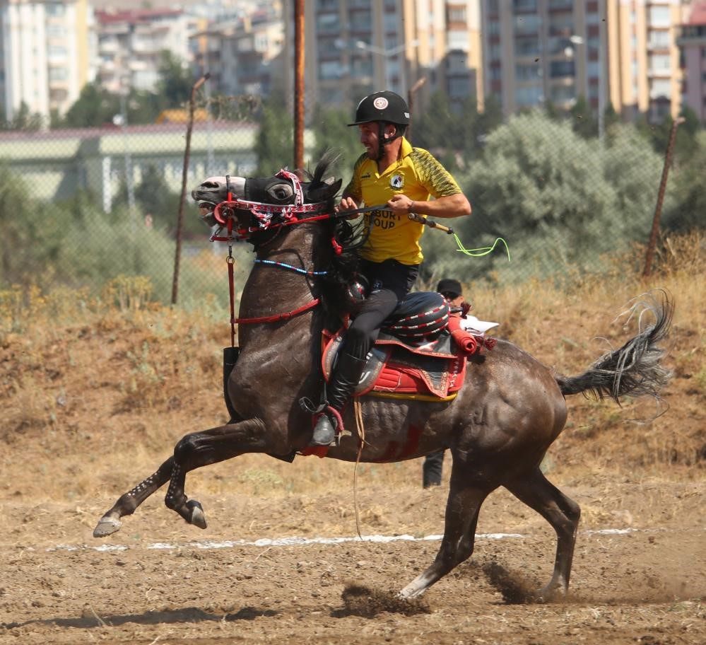 Bayburt Atlı Spor Kulübü Atlı Cirit  1. Lige Yükselme Grup Maçlarında finale yükseldi
