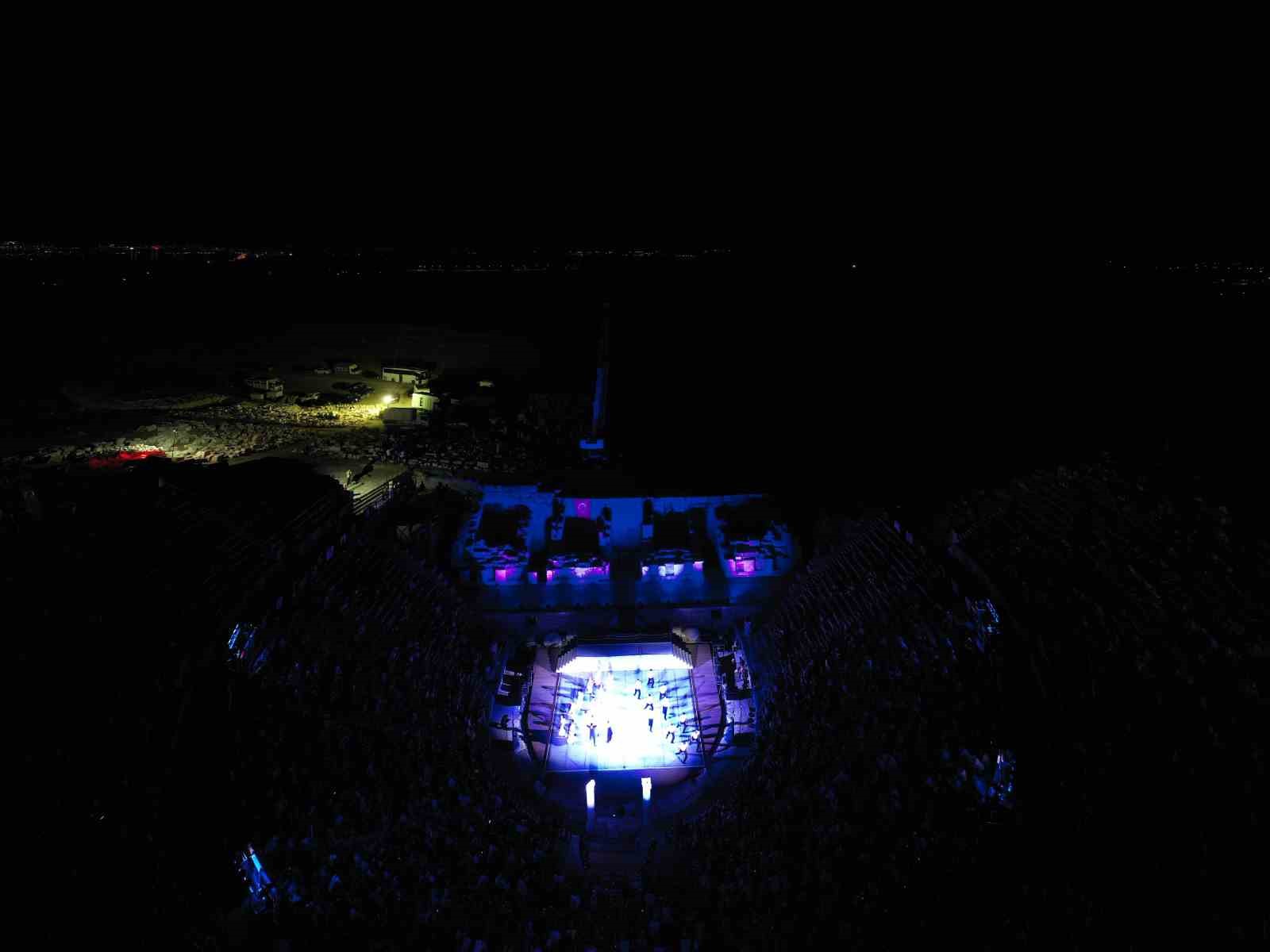 Antik kentteki bale g&ouml;sterisi izleyenleri mest etti
