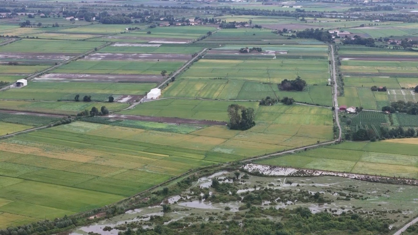 Bafra Ovası&rsquo;nda tarım arazileri sular altında
