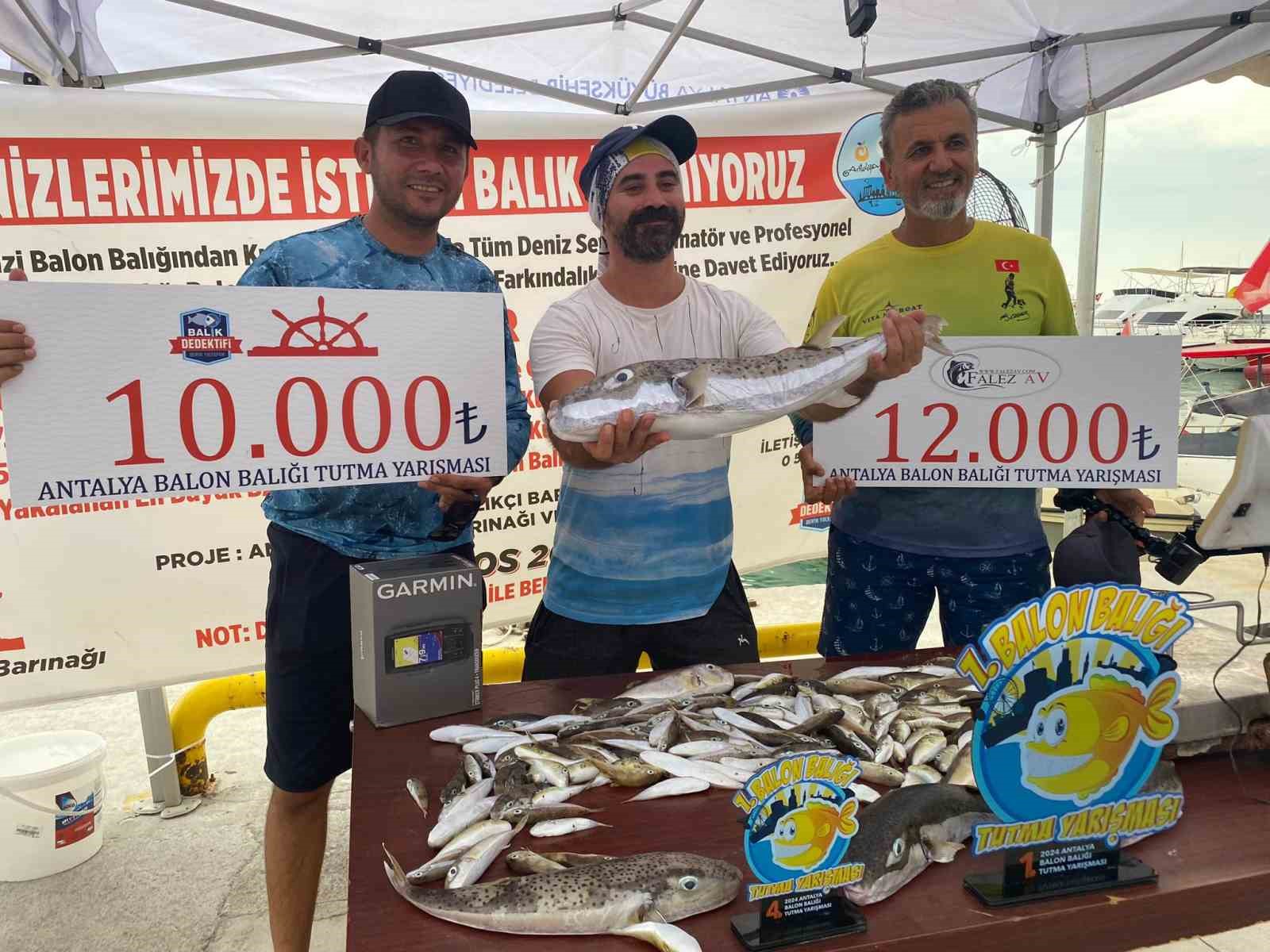 Antalya’da istilacı balon balığı avlama yarışması
