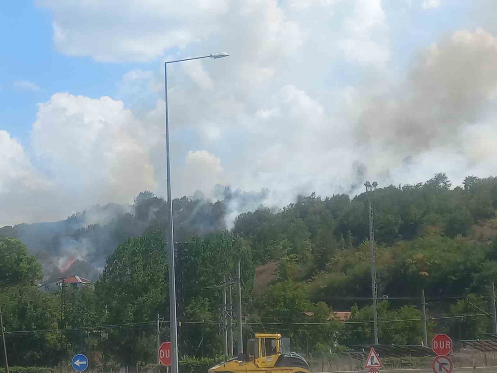 Bilecik&rsquo;teki yangın b&ouml;lgesinde soğutma &ccedil;alışmaları s&uuml;r&uuml;yor

