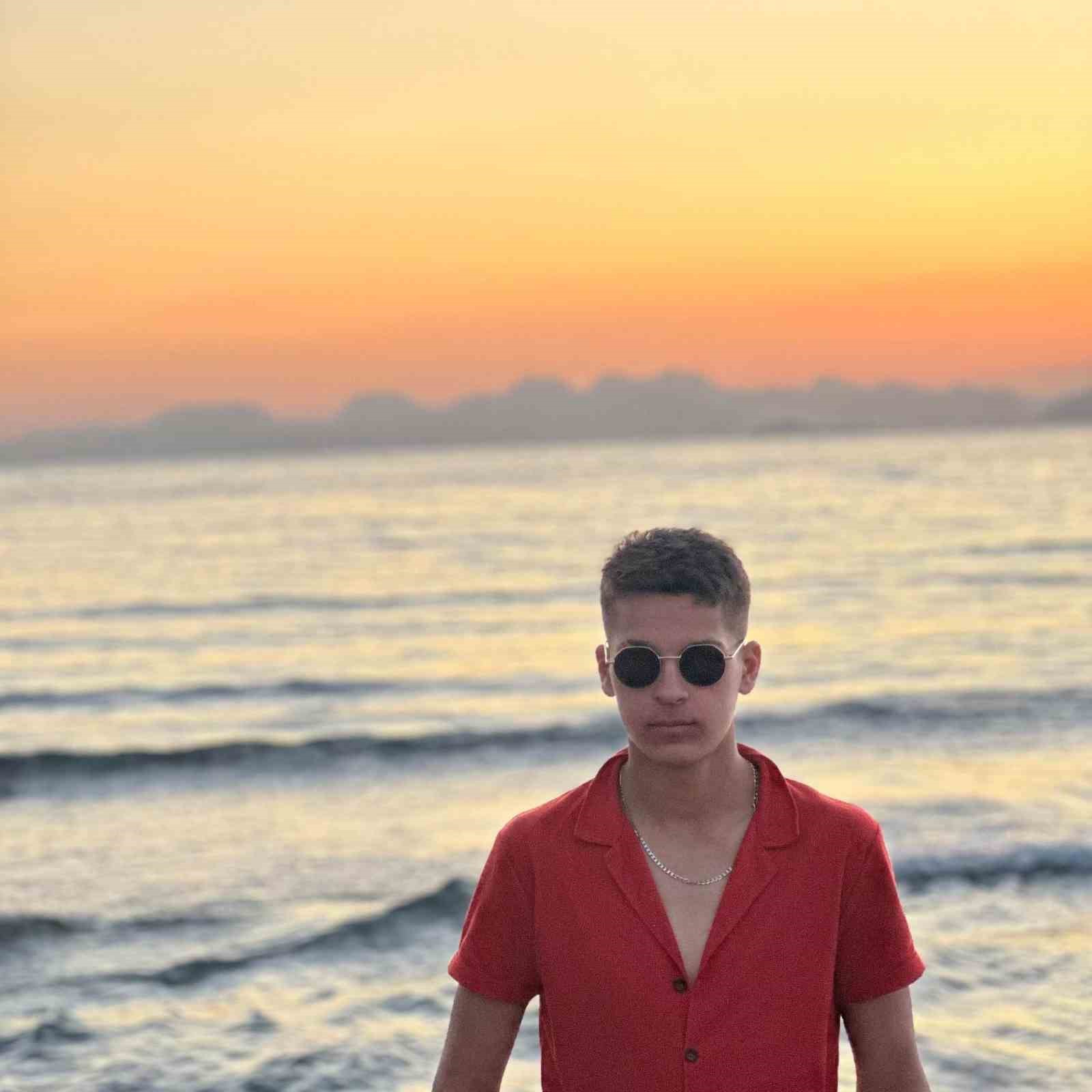 Salda G&ouml;l&uuml;&rsquo;ne giren gen&ccedil; boğuldu
