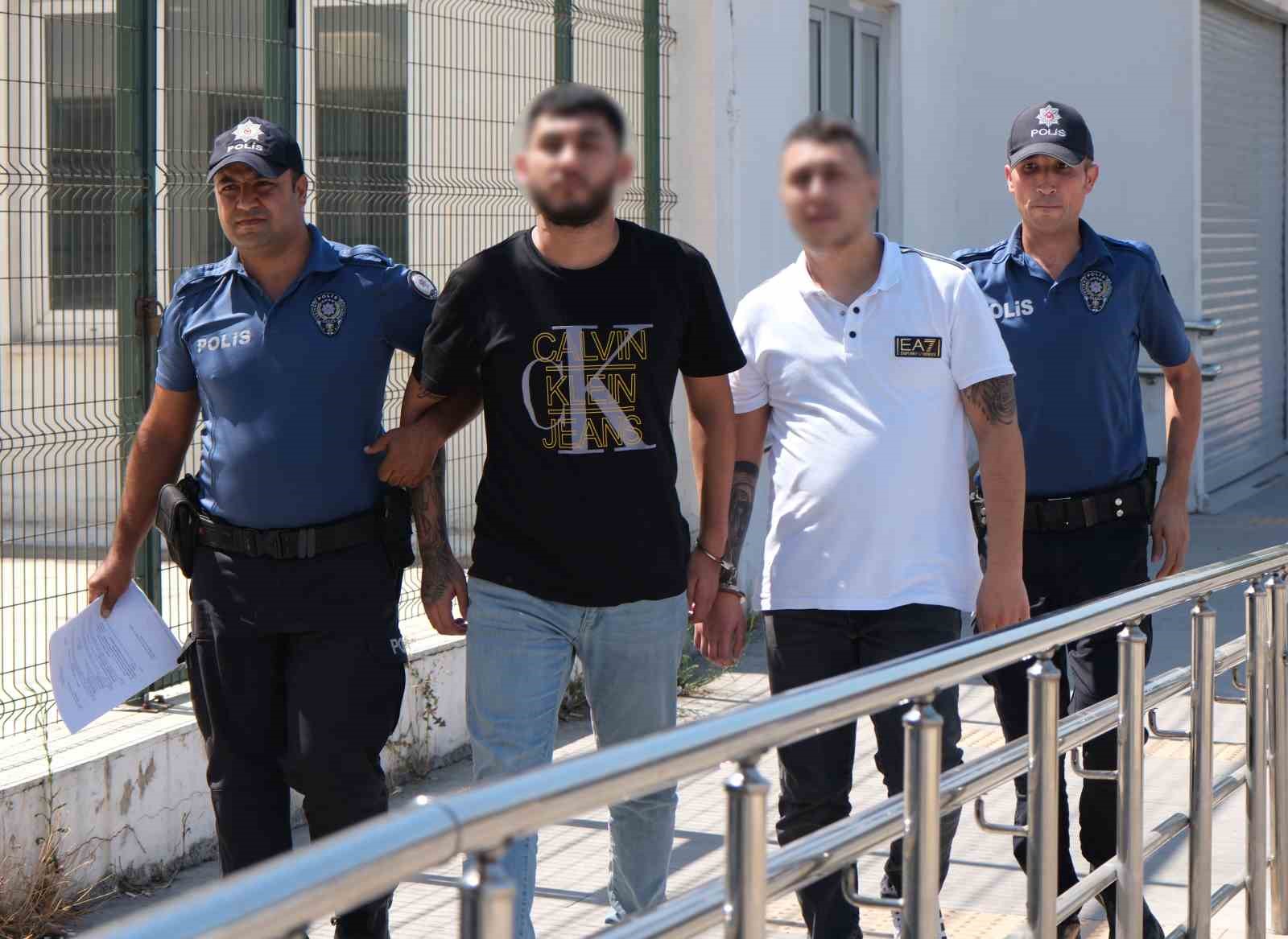 Adana&rsquo;da bir şahsı evinin &ouml;n&uuml;nde vuran ş&uuml;pheli tutuklandı
