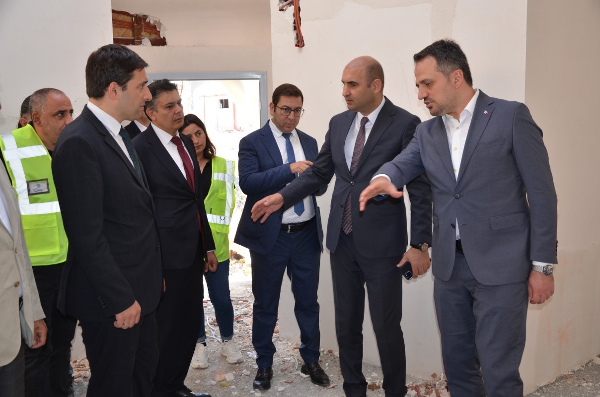 Bakan Yardımcısı Eminoğlu, Ertuğrul Gazi T&uuml;rbesinde Alplerin n&ouml;bet değişimini izledi
