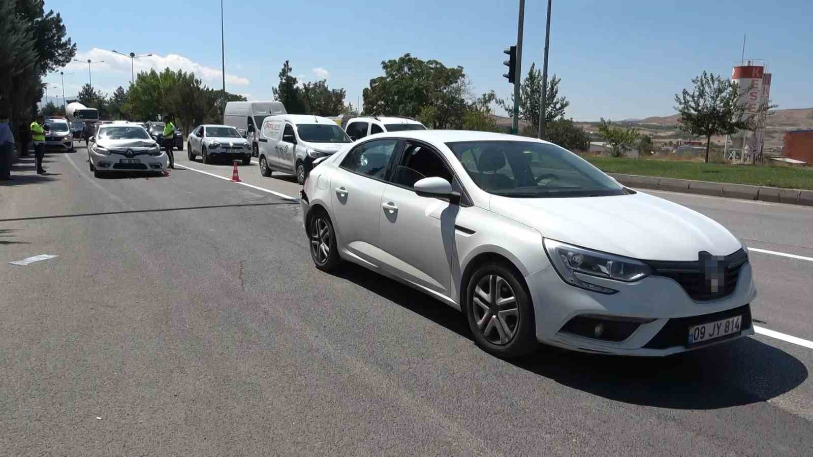 Elazığ’da trafik kazası: 3 yaralı