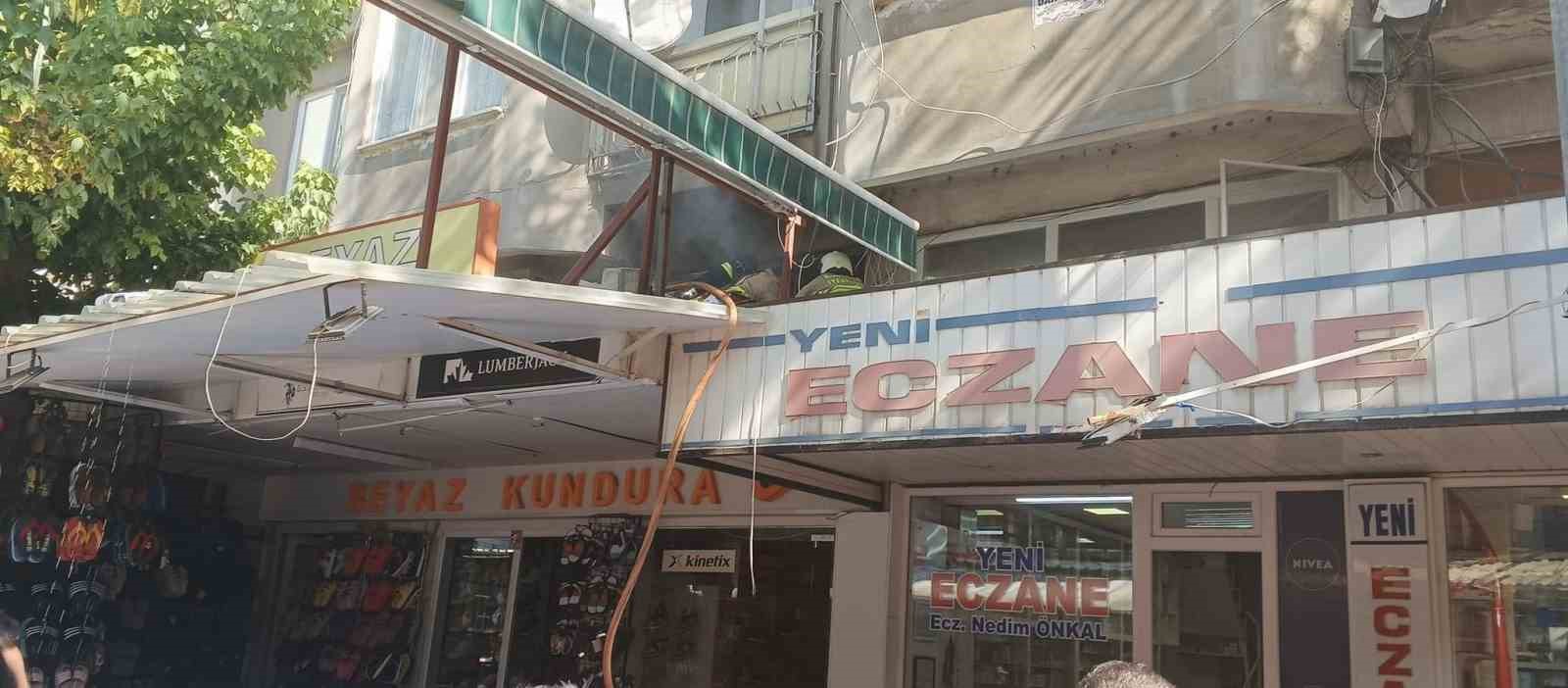 Erdek&rsquo;te Takunyacılar &Ccedil;arşısı&rsquo;nda yangın
