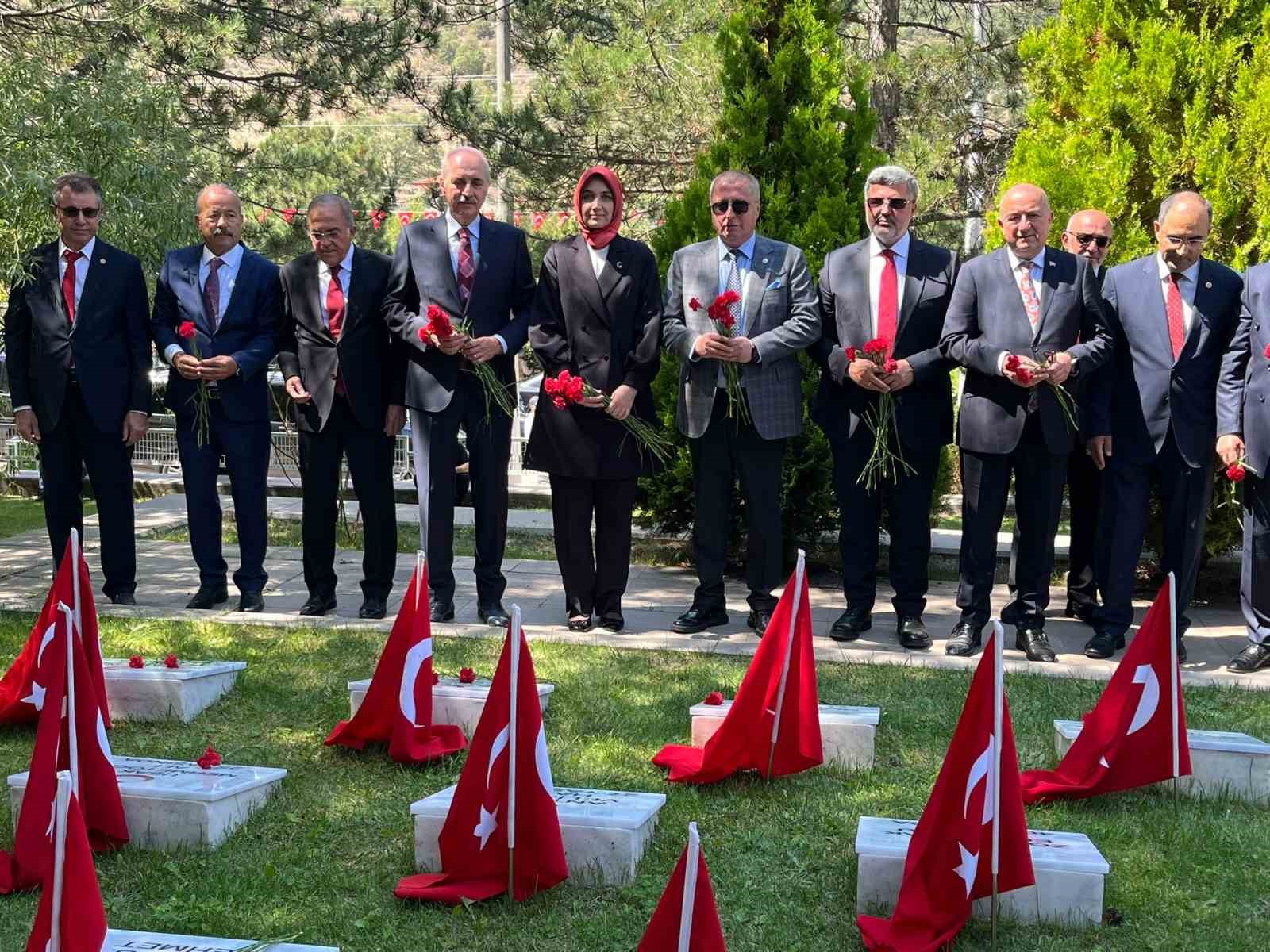 TBMM Başkanı Kurtulmuş, Yüzbaşı Agah Efendi’yi kabri başında andı