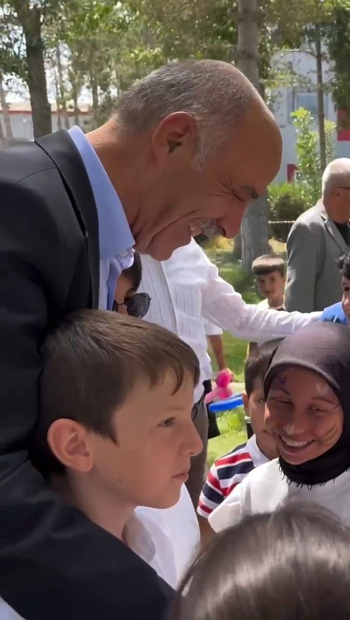 Aşkale çimento fabrikasında çocuk şenliği
