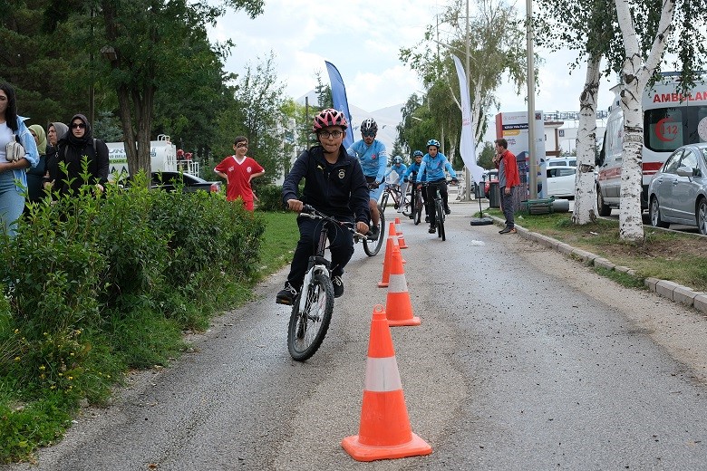 ‘Sosyal medyadan sosyal meydana’ projesi, festival havasında geçti
