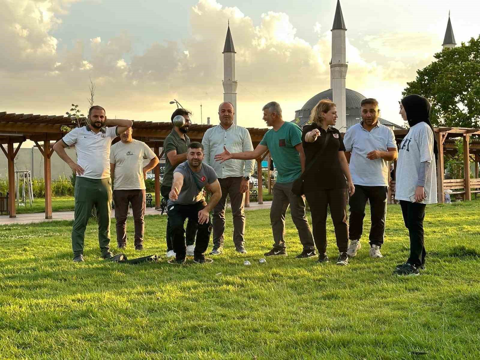 Ağrı’da gençler sosyal medyadan sosyal hayata geçiyor
