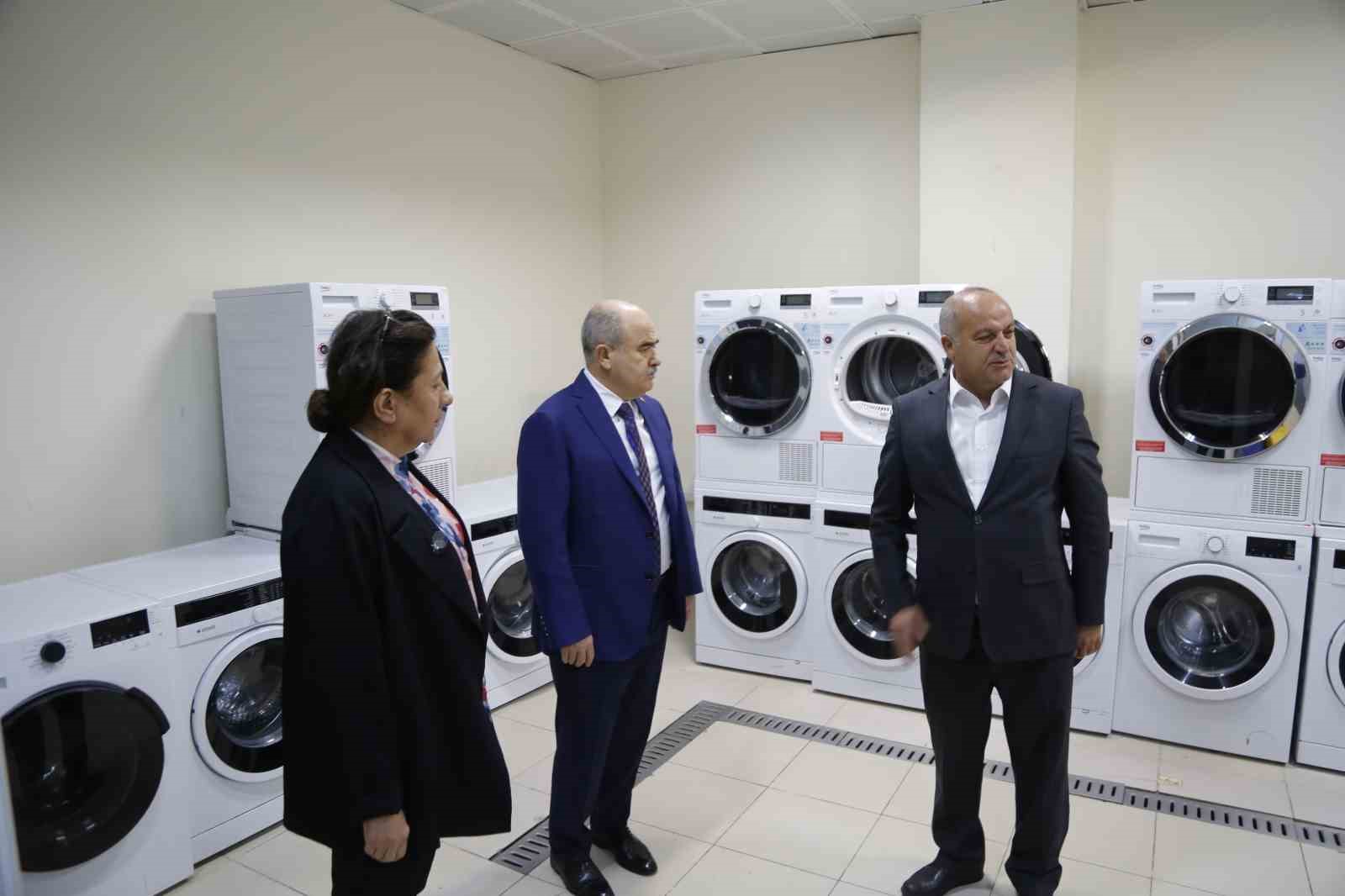 KYK yurtlarında inceleme yapan Vali Dağlı; "Öğrencilerimize aile konforunda bir ortam hazırladık"
