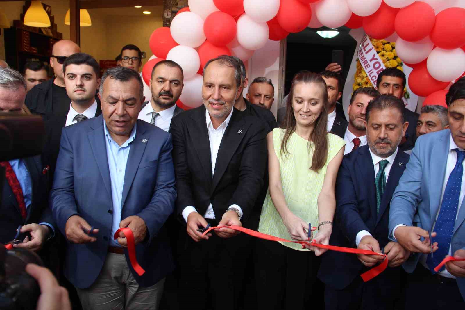 Fatih Erbakan: “Yeniden Refah Partisi Türkiye’nin en hızla büyüyen partisidir”