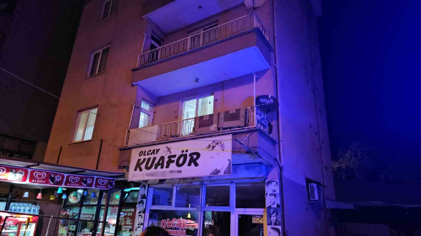 Şizofreni hastası dehşet sa&ccedil;tı: 4 yaralı 