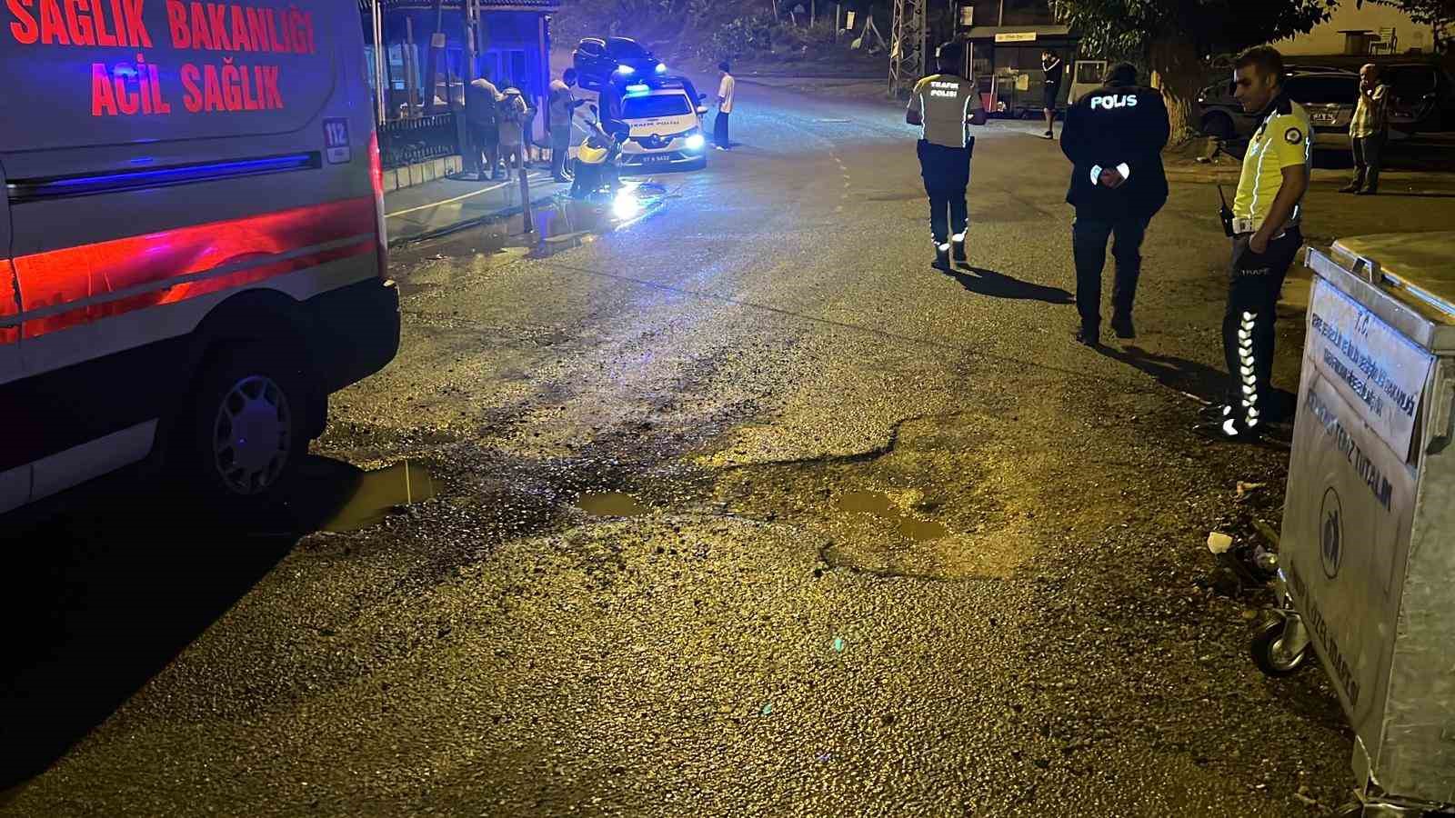 Sinop’ta yoldaki çukura giren motosikletli kaza yaptı: 1 yaralı