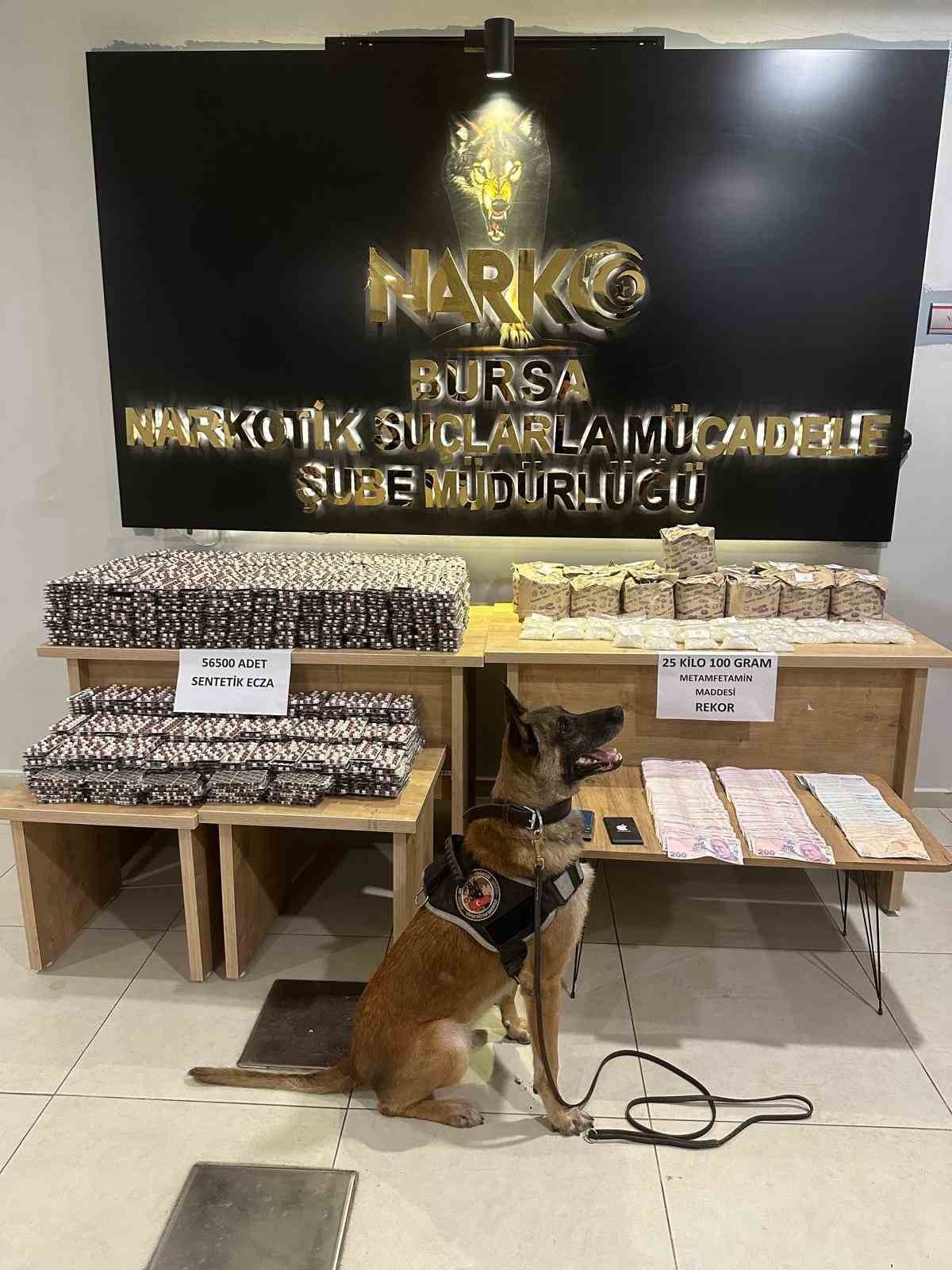 Bursa polisinden rekor uyuşturucu operasyonu.. Kuruyemiş paketlerinden &ccedil;ıktı
