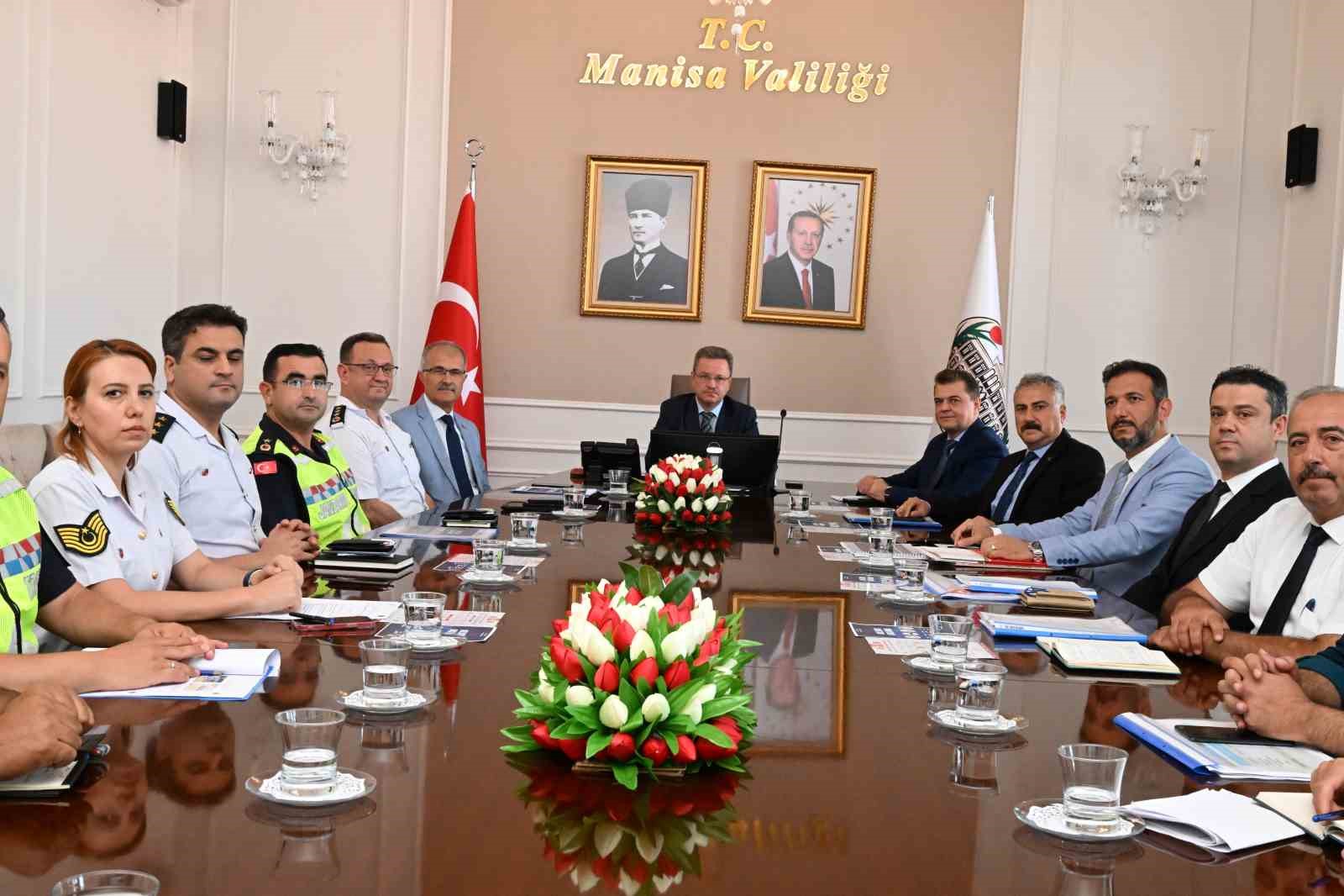 Yeni eğitim &ouml;ğretim yılı &ouml;ncesi &ccedil;alışmalar değerlendirildi
