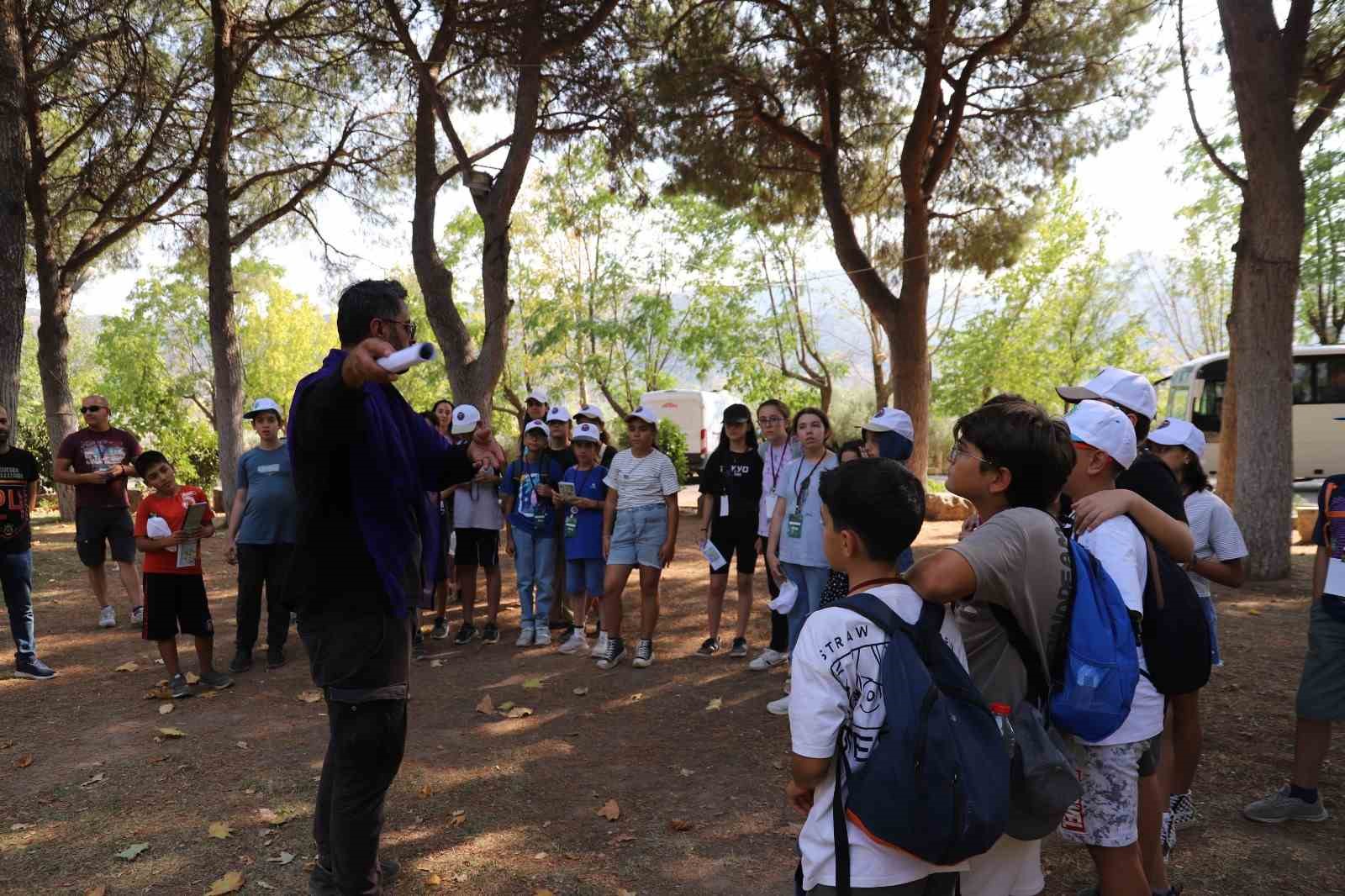 "Bilim adamı olmak için büyümene gerek yok" dediler
