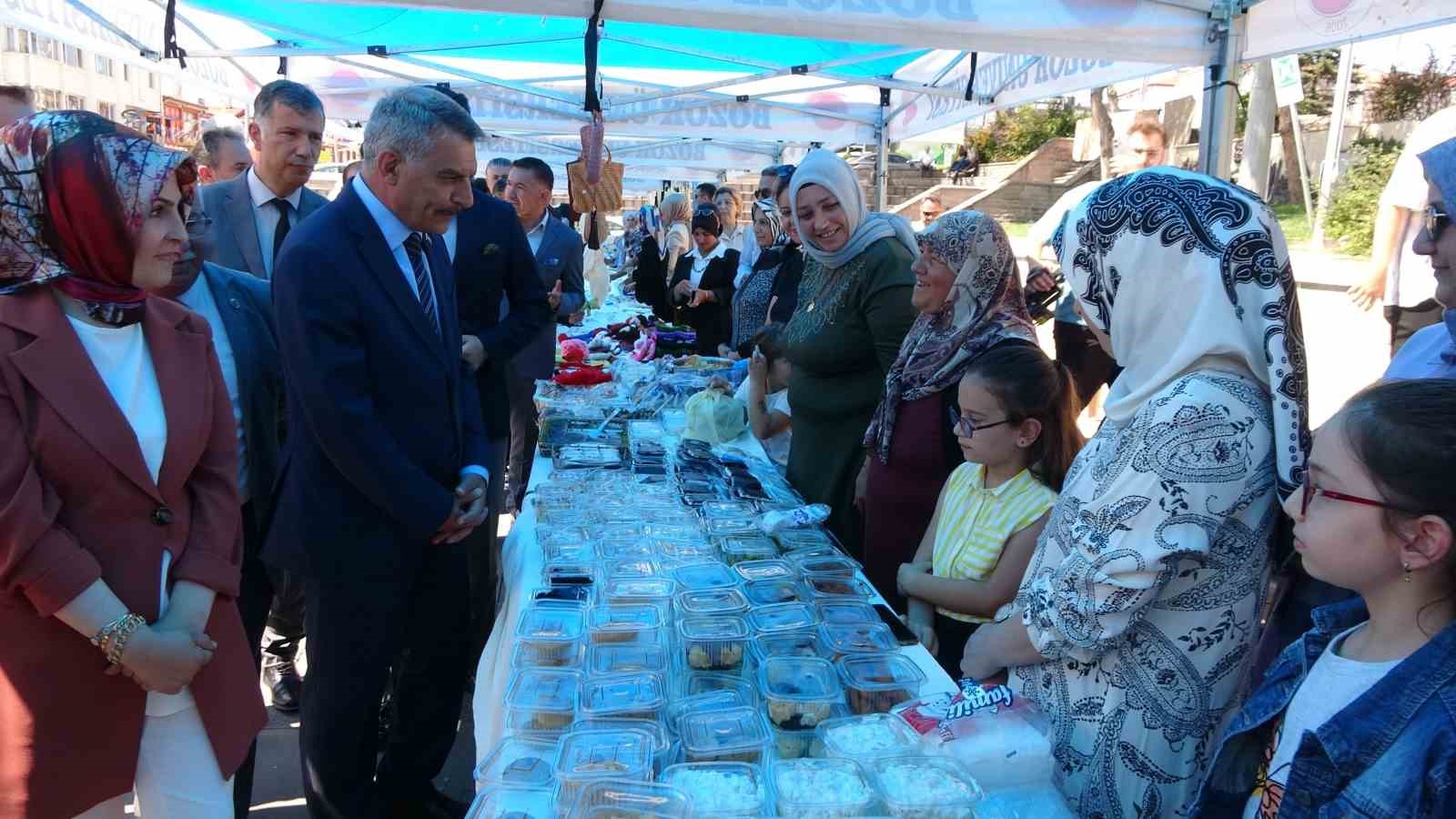 Yozgat’ta ADEM’li kadınların el emeği göz nuru eserler sergilendi
