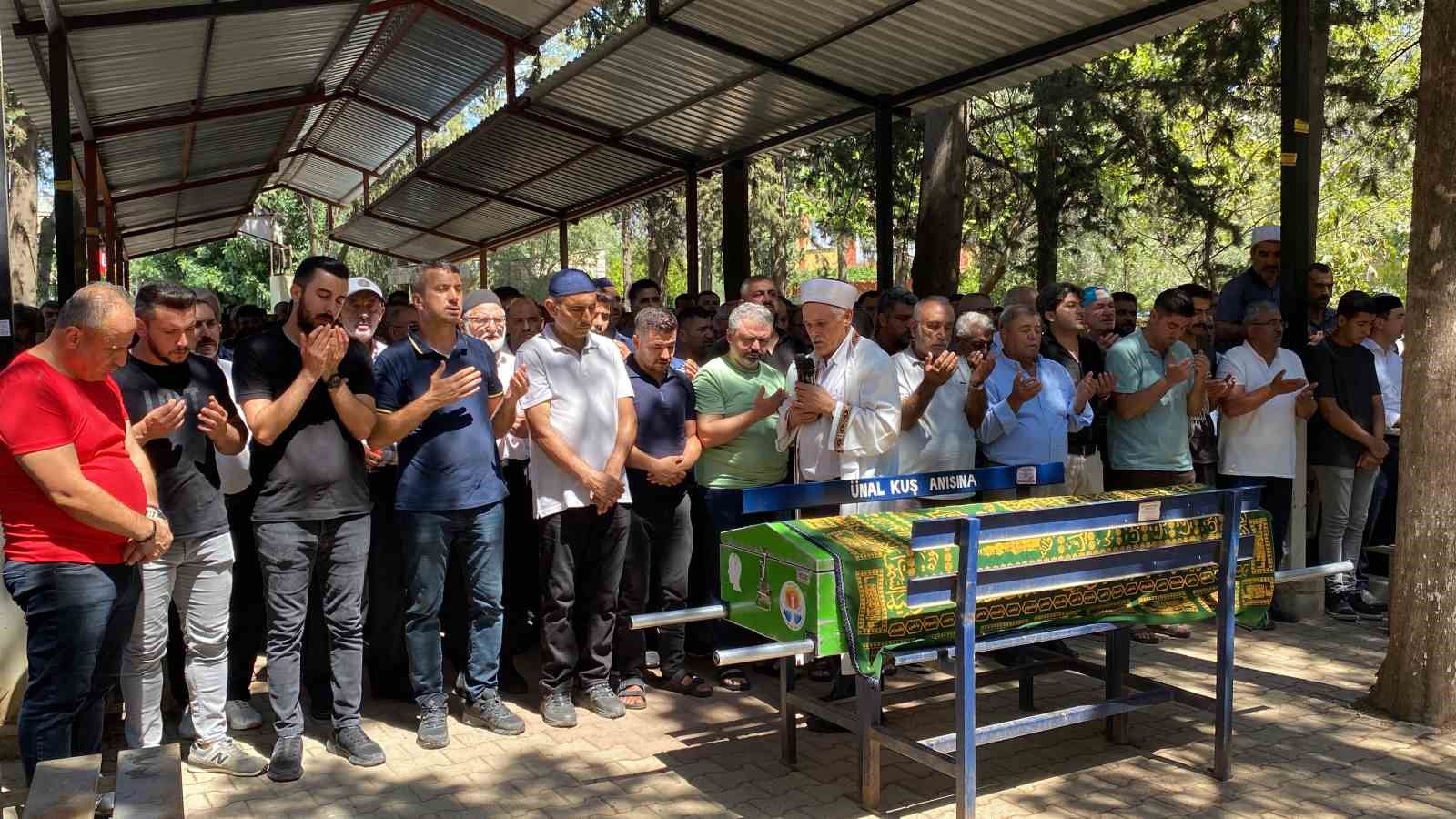 Su kuyusunda &ouml;len kişi toprağa verildi

