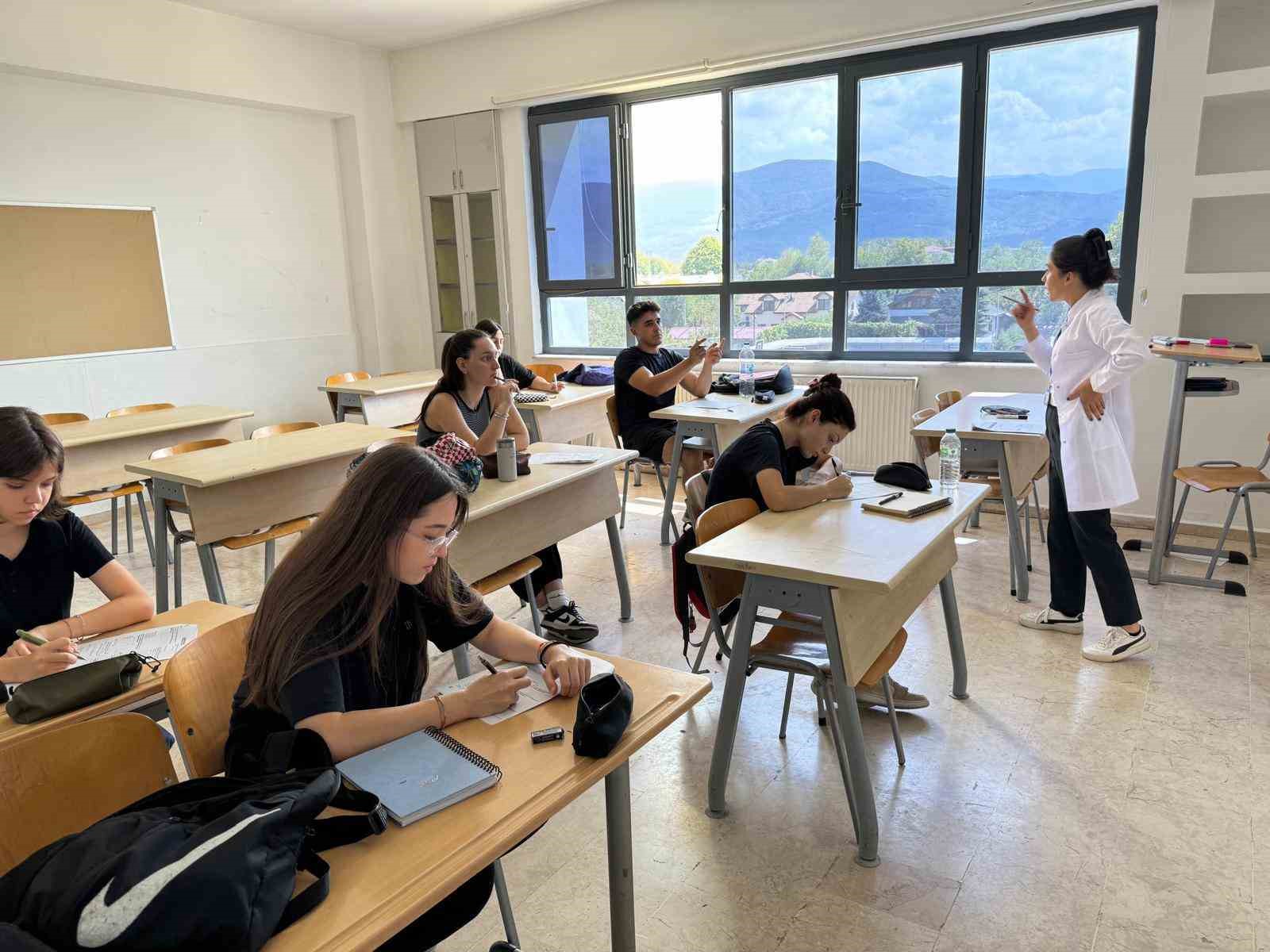 D&uuml;zce TED Kolejinde ders zili &ccedil;aldı
