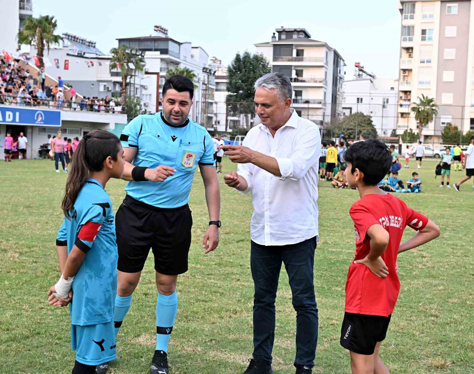 Muratpaşa Belediye Başkanı Ümit Uysal: ‘Muhteşem zafer bize ilham kaynağı’