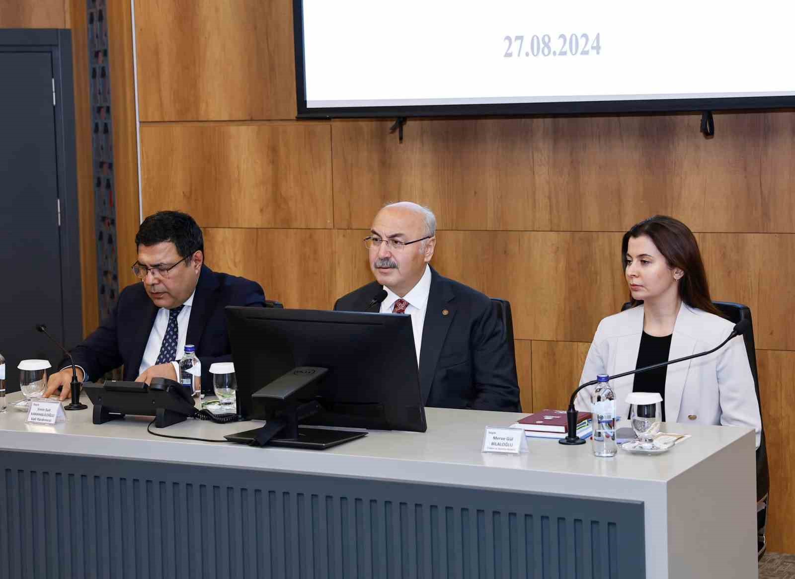 Vali K&ouml;şger: "Muhtarların yaptığı g&ouml;rev &ccedil;ok &ouml;nemli"
