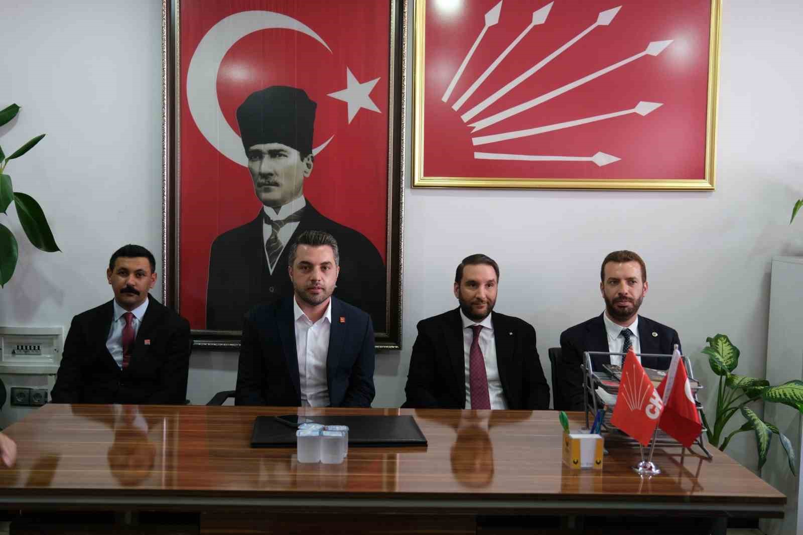 Başkan Kadir Aydar: "Ceyhan’ın artık hem bir belediyesi hem de bir milletvekili var"