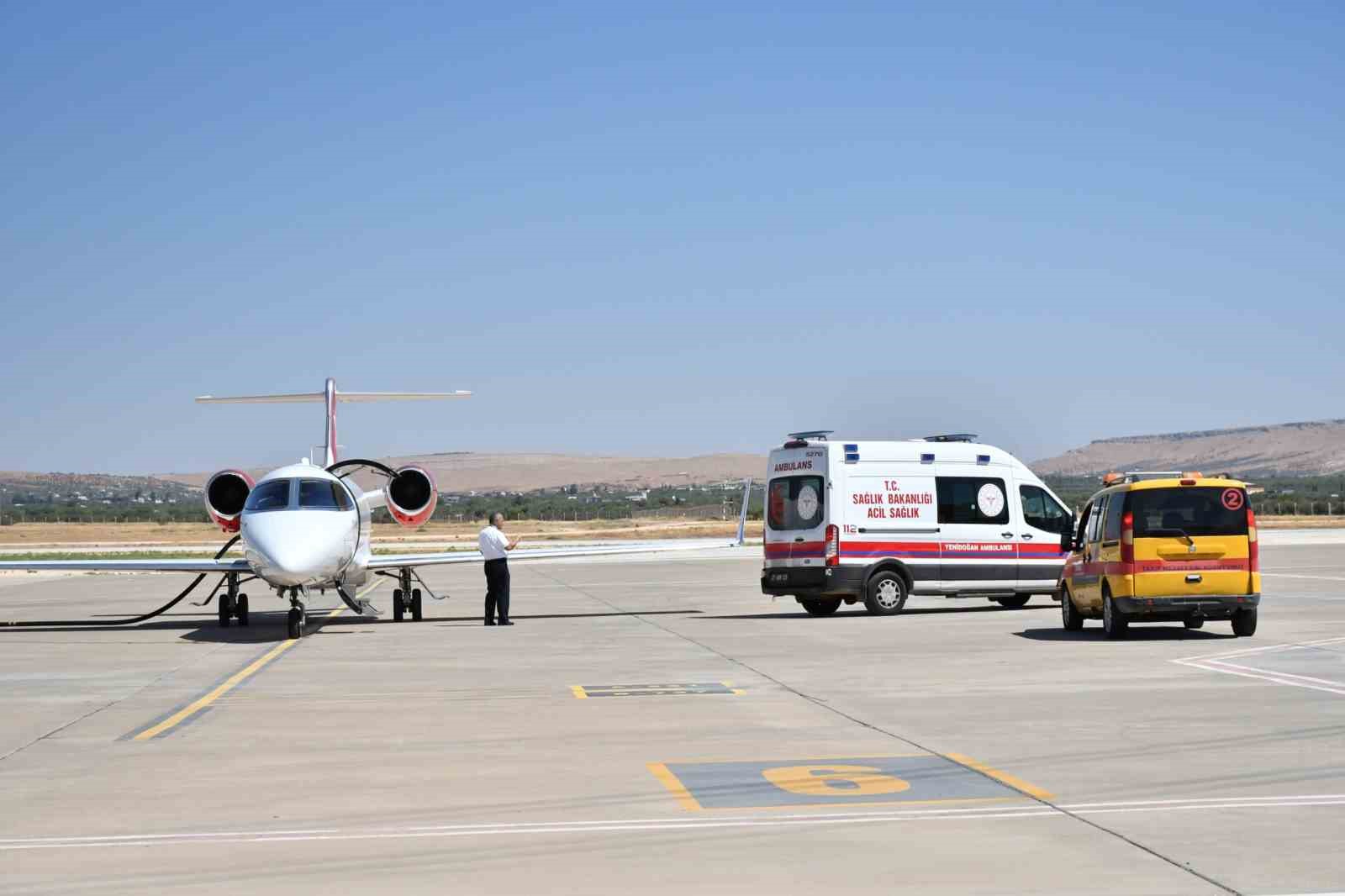 Yenidoğan bebek, ambulans uçakla Gaziantep’ten İstanbul’a sevk edildi