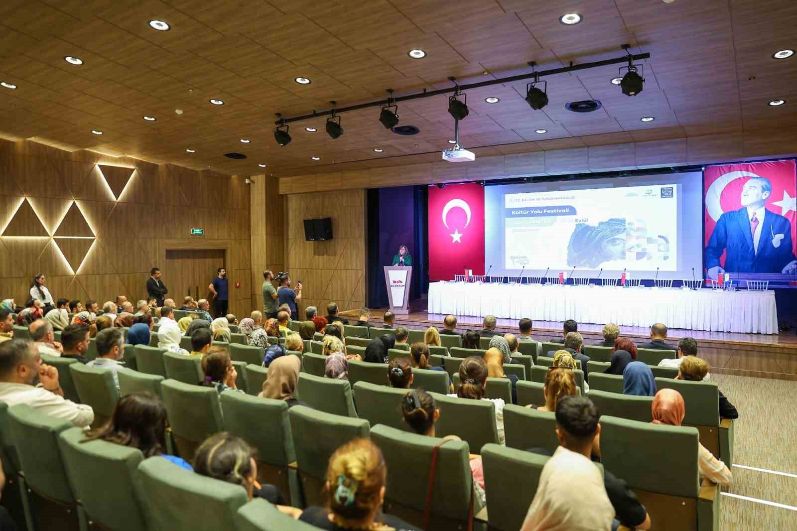 GastroAntep K&uuml;lt&uuml;r Yolu Festivali bilgilendirme toplantısı d&uuml;zenlendi
