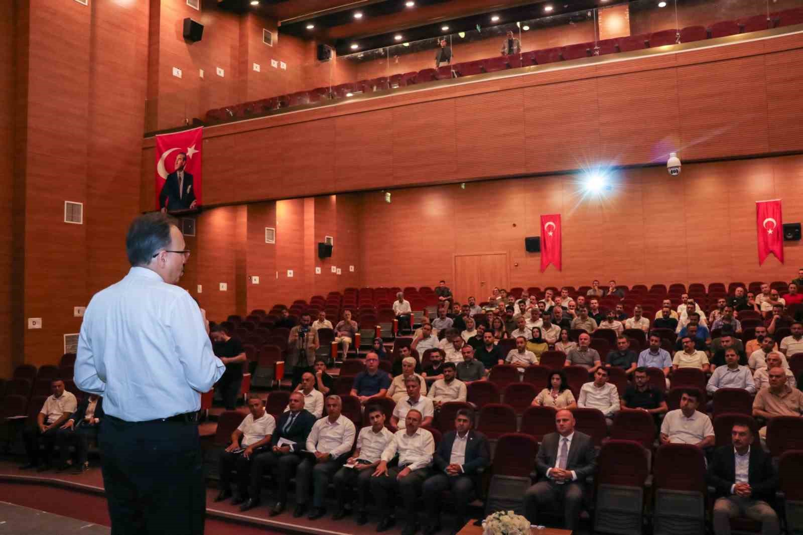 Siirt&rsquo;te 2024-2025 eğitim &ouml;ğretim yılı değerlendirme toplantısı yapıldı
