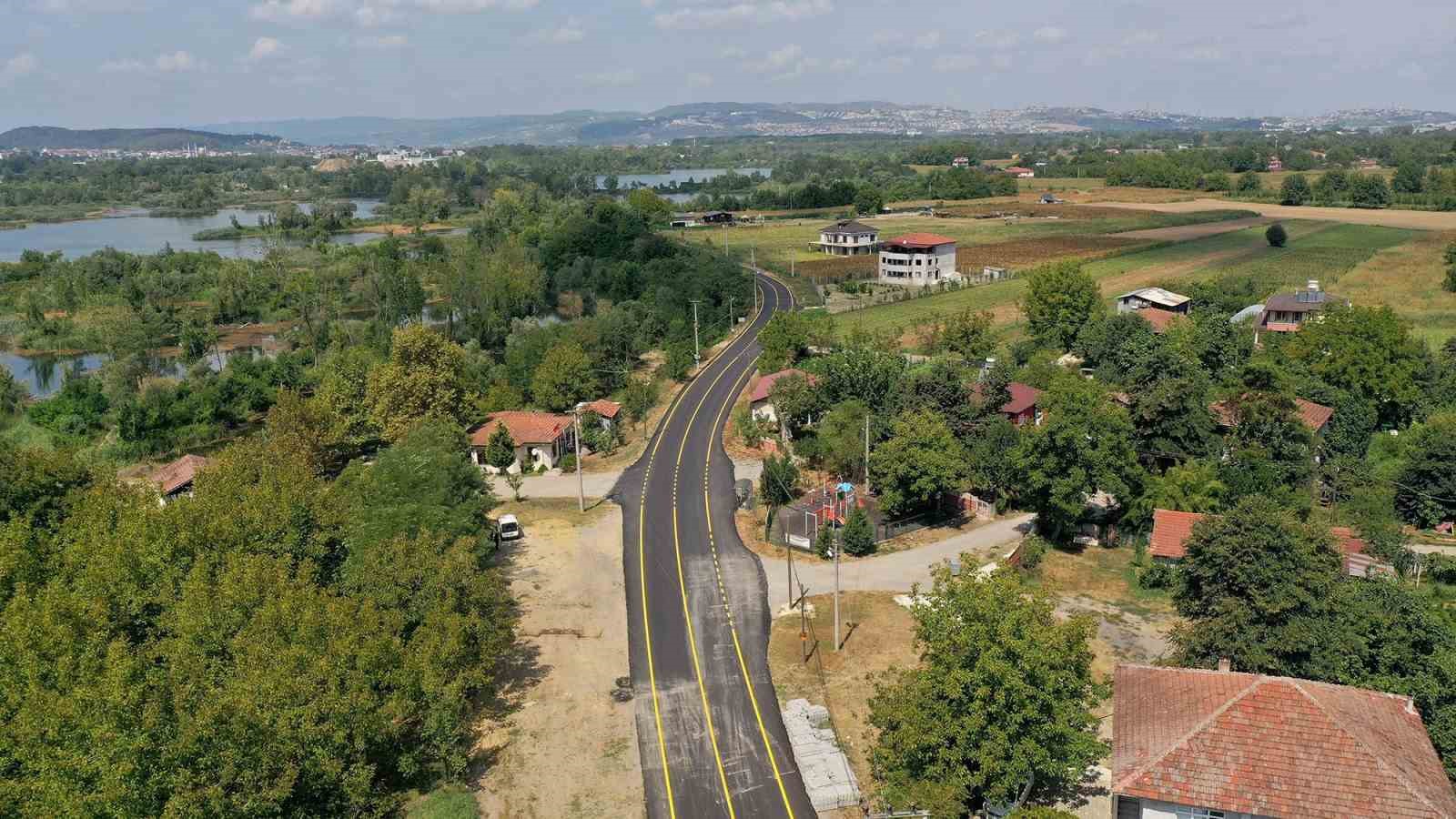 Büyükşehir Arifiye’de 7 mahallenin yolunu sil başltan yeniledi
