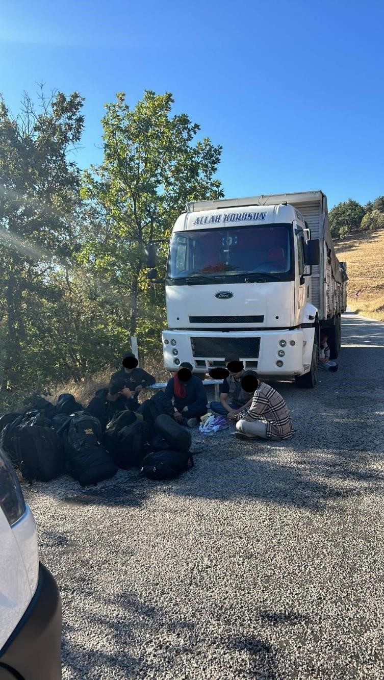 Kırklareli’nde 30 düzensiz göçmen yakalandı