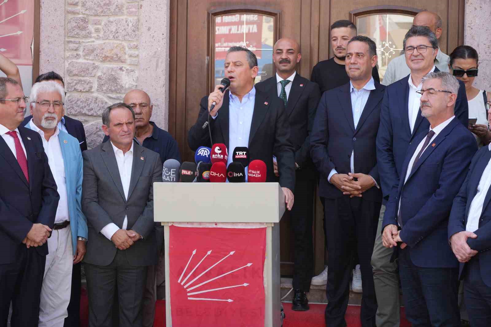 CHP Genel Başkanı &Ouml;zel: "Cumhuriyet Halk Partisi kutuplaşmanın değil kucaklaşmanın partisidir"
