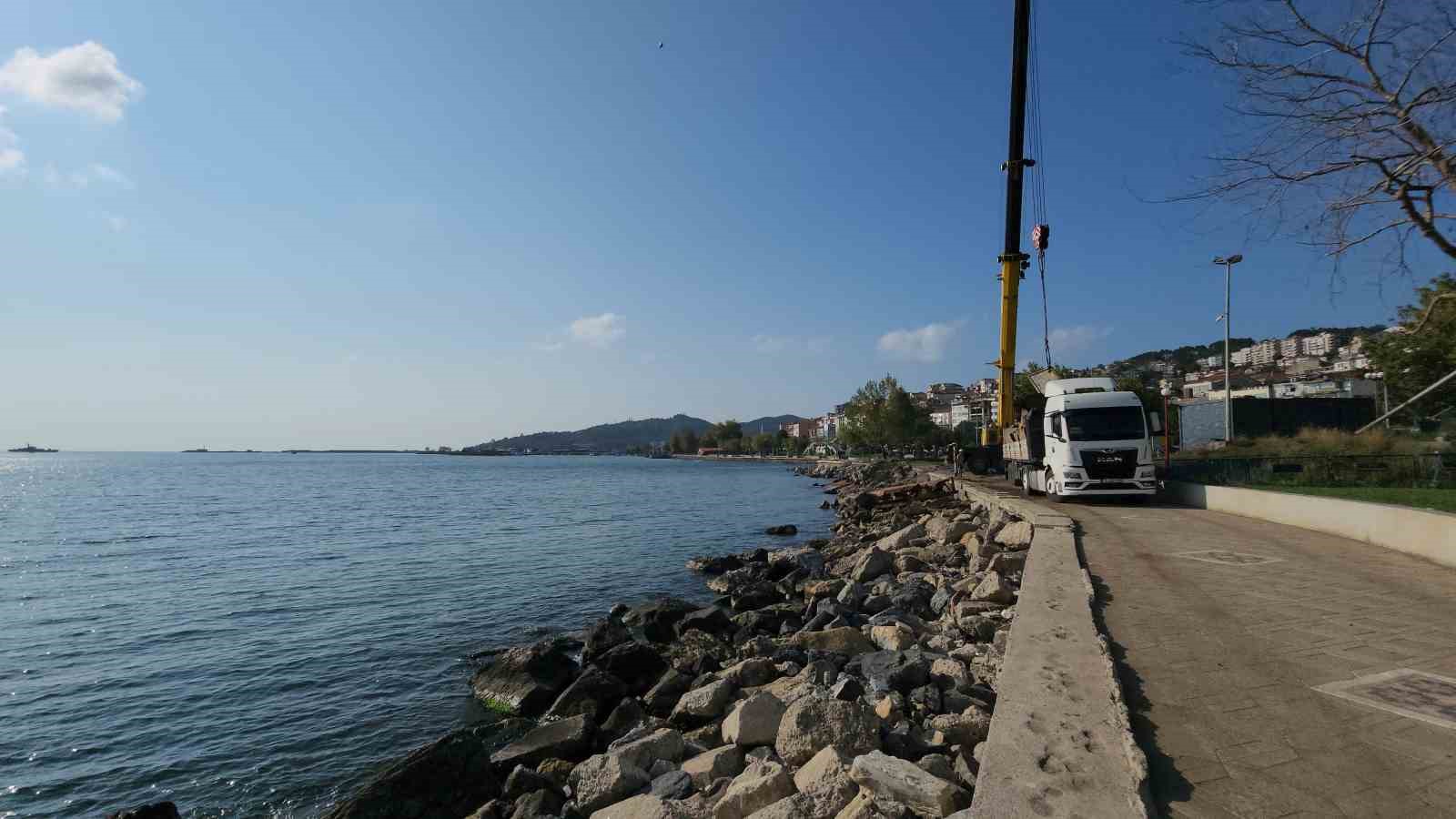 Fırtınada ikiye b&ouml;l&uuml;nen Pallada Gemisi&rsquo;nin s&ouml;k&uuml;m işlemleri tamamlandı
