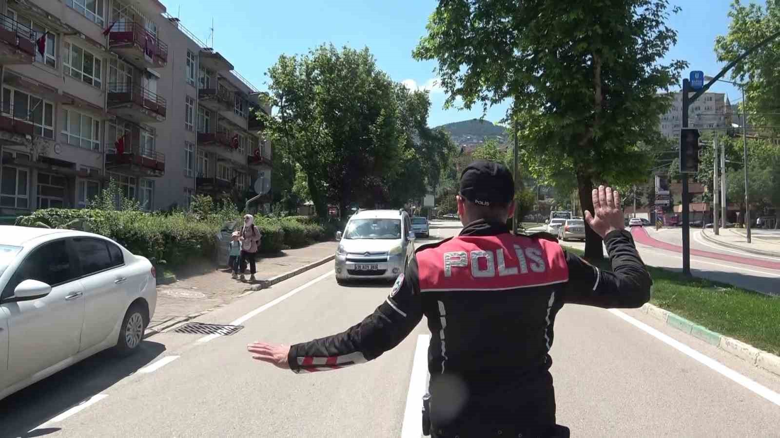 Bursa’da şok uygulamada 17 yıl hapis cezasıyla aranan şüpheli yakalandı