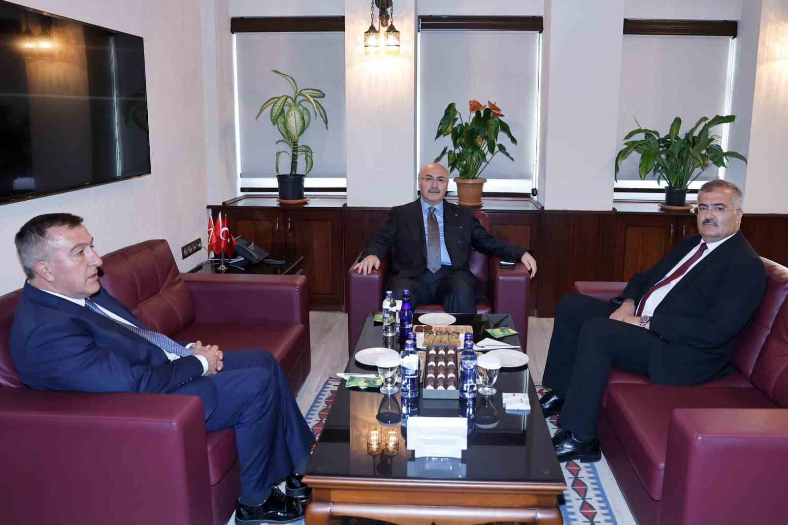 Vali K&ouml;şger: ""Eğitim toplumda vazge&ccedil;ilmeyecek en temel unsurlardandır"
