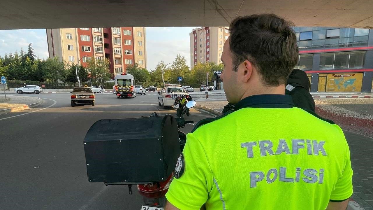 Kapaklı&rsquo;da motosikletli s&uuml;r&uuml;c&uuml;lere y&ouml;nelik denetim s&uuml;r&uuml;yor
