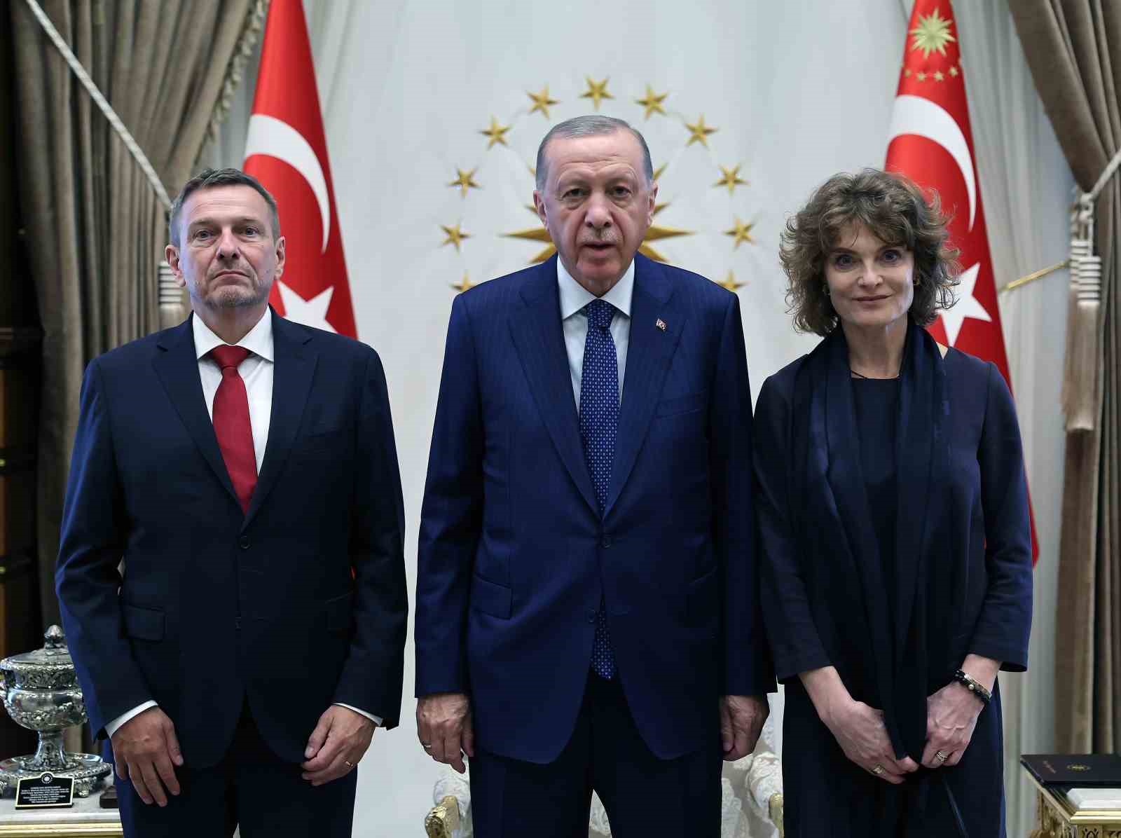 B&uuml;y&uuml;kel&ccedil;ilerden Cumhurbaşkanı Erdoğan&rsquo;a g&uuml;ven mektubu
