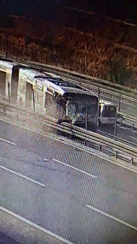 Küçükçekmece’deki metrobüs kazasının yeni görüntüsü ortaya çıktı