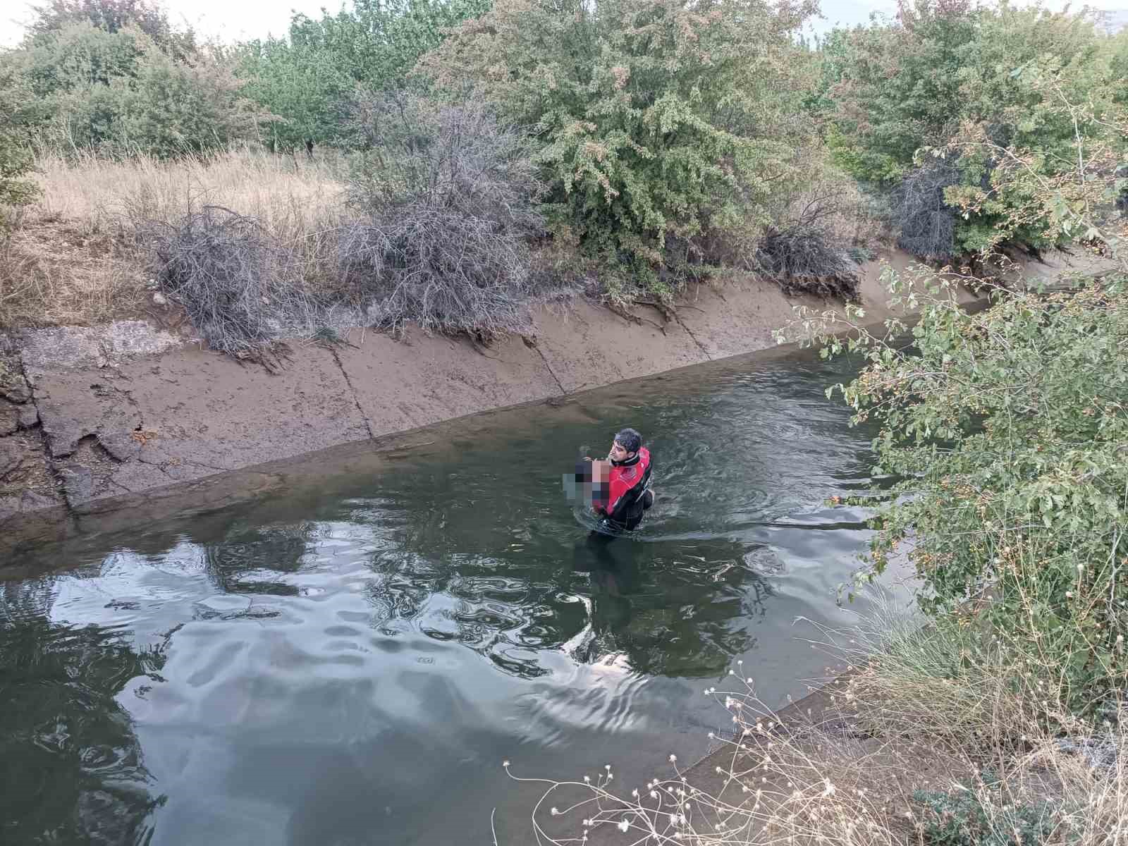 Sulama kanalına giren yabancı uyruklu şahıs hayatını kaybetti
