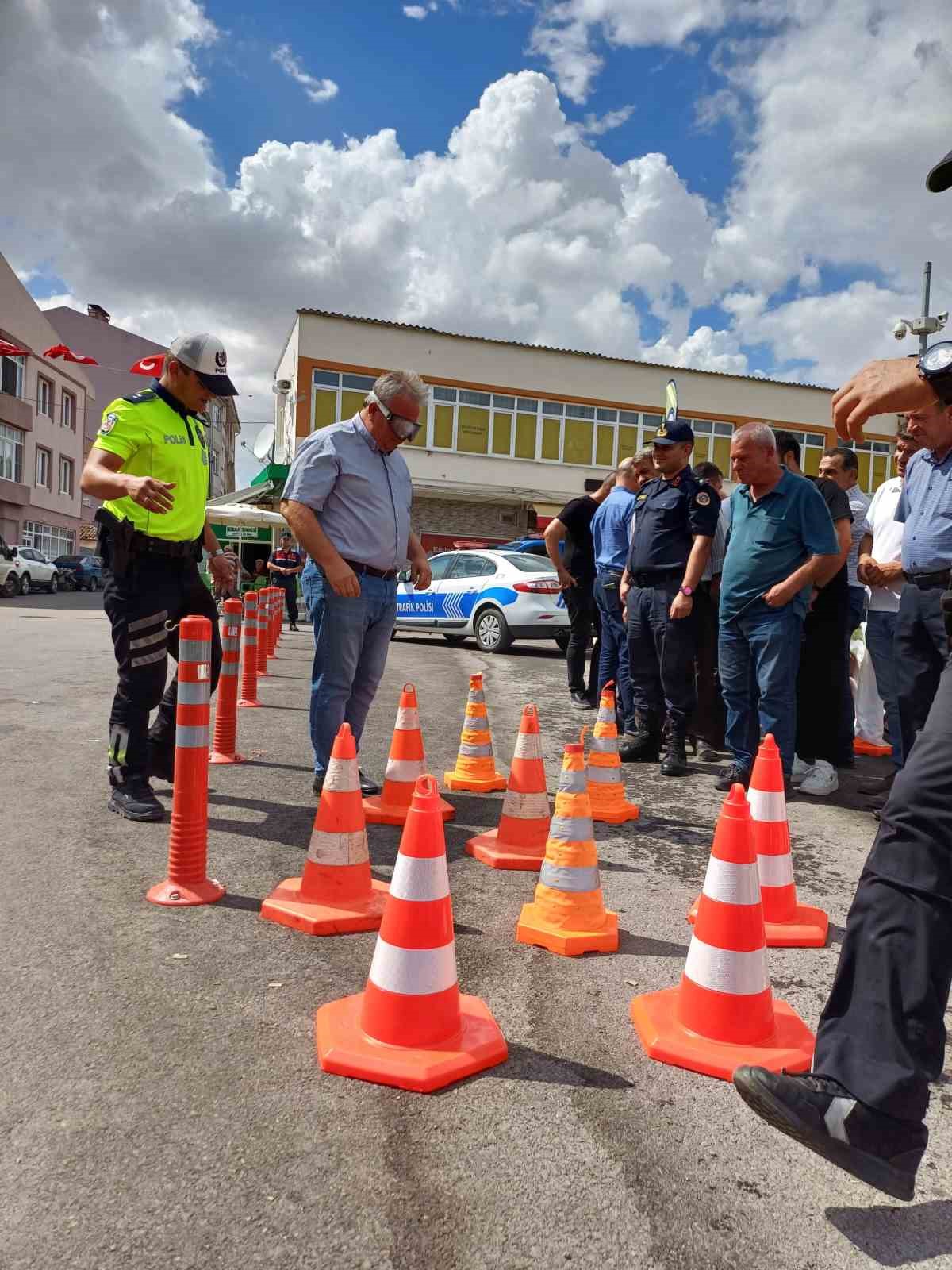 S&uuml;loğlu&rsquo;nda polis ve jandarma vatandaşlarla buluştu
