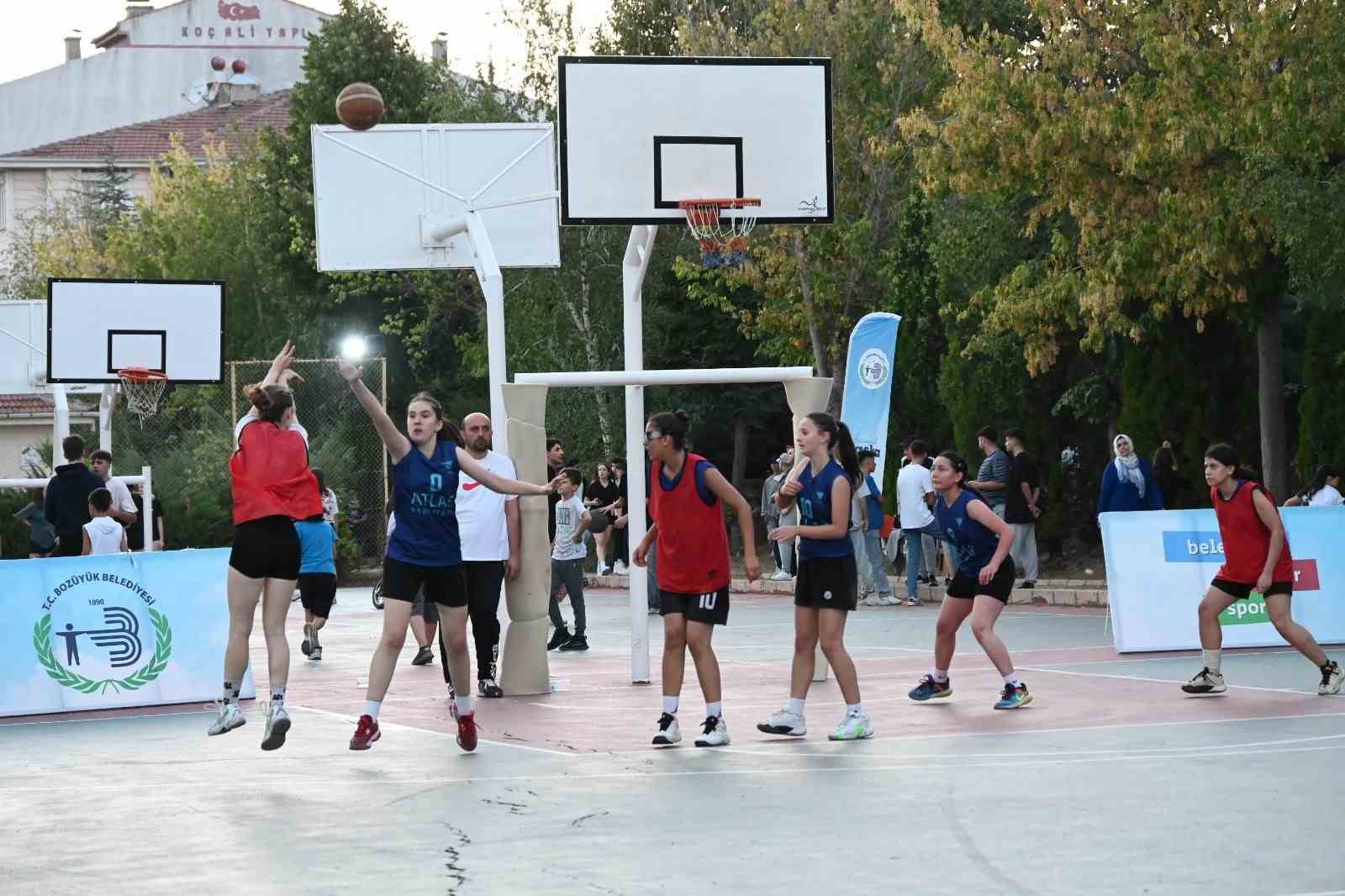 Kum Voleybolu ve Sokak Basketbolu Turnuvası’nın final müsabakaları yapıldı
