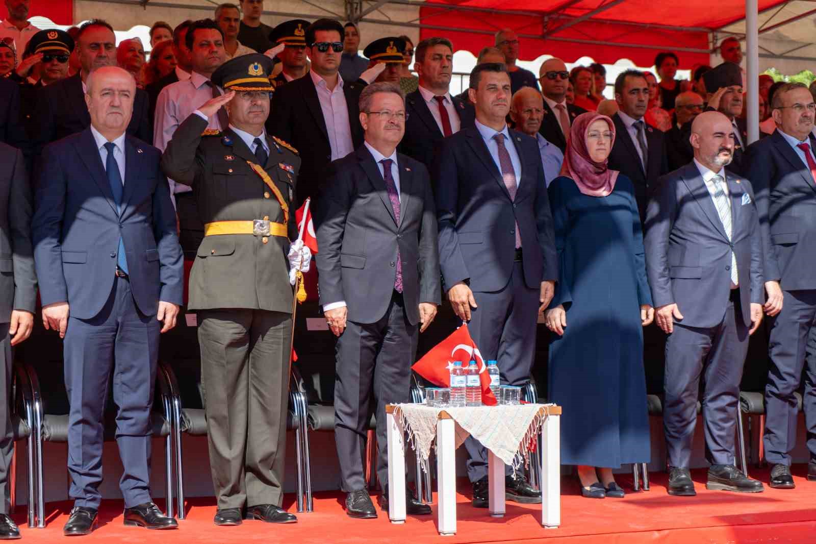 Manisa’da komandoların gösterisi mest etti