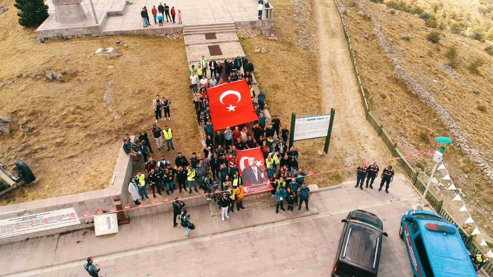 Bu sefer şehitler için motosiklet sürdüler